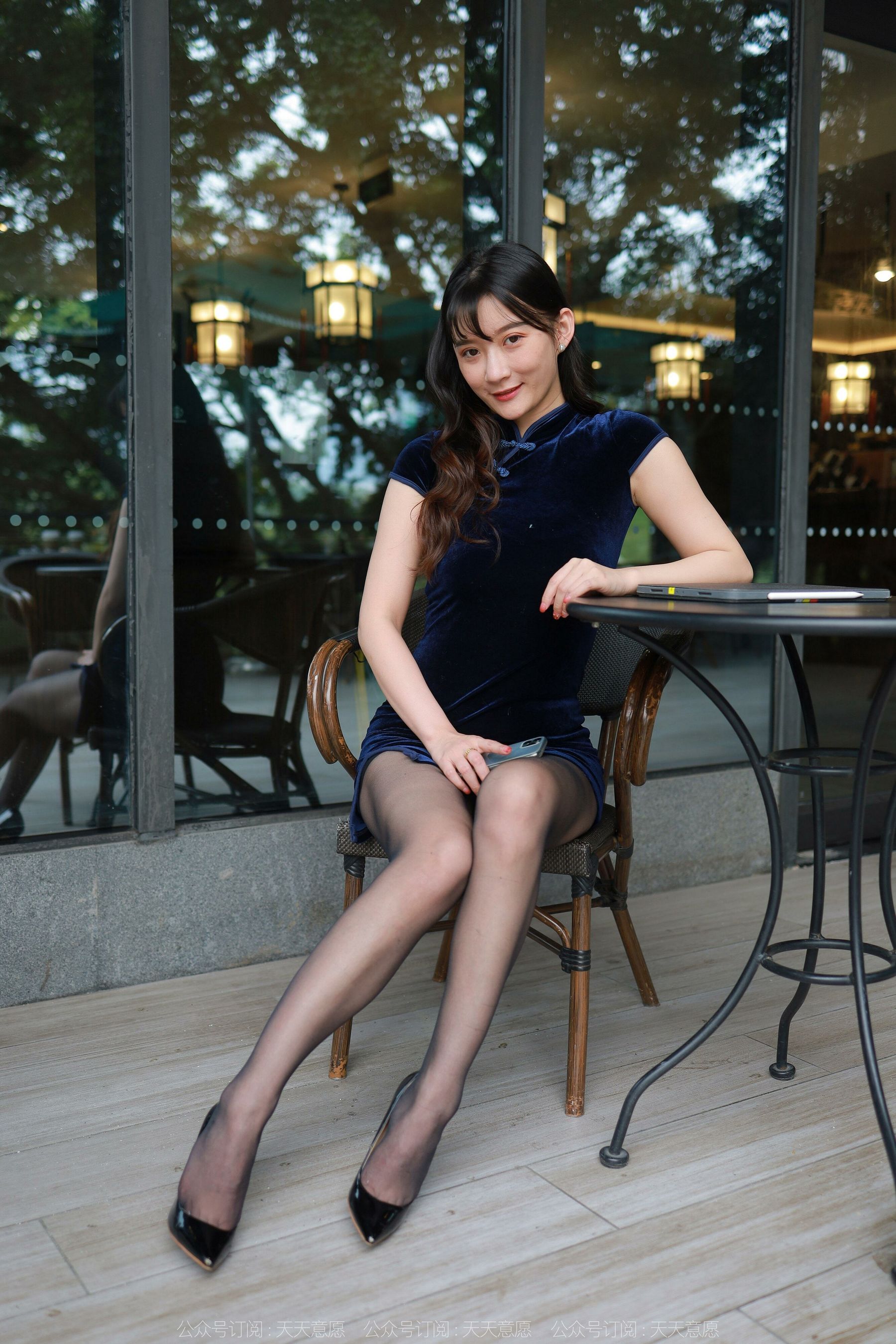 [异思趣向IESS] 模特：秋秋 《高叉旗袍嘿丝》_第3张