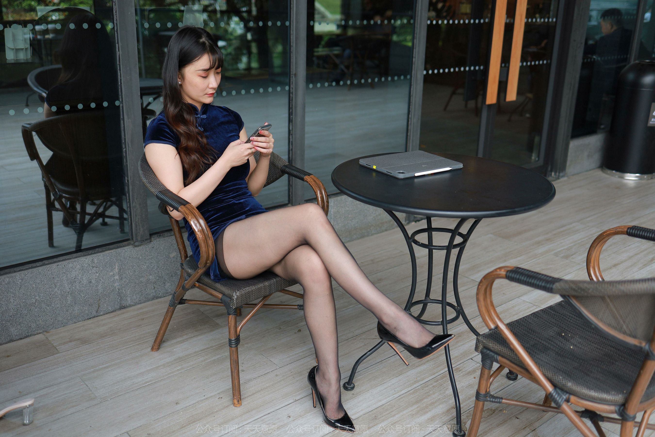 [异思趣向IESS] 模特：秋秋 《高叉旗袍嘿丝》_第4张