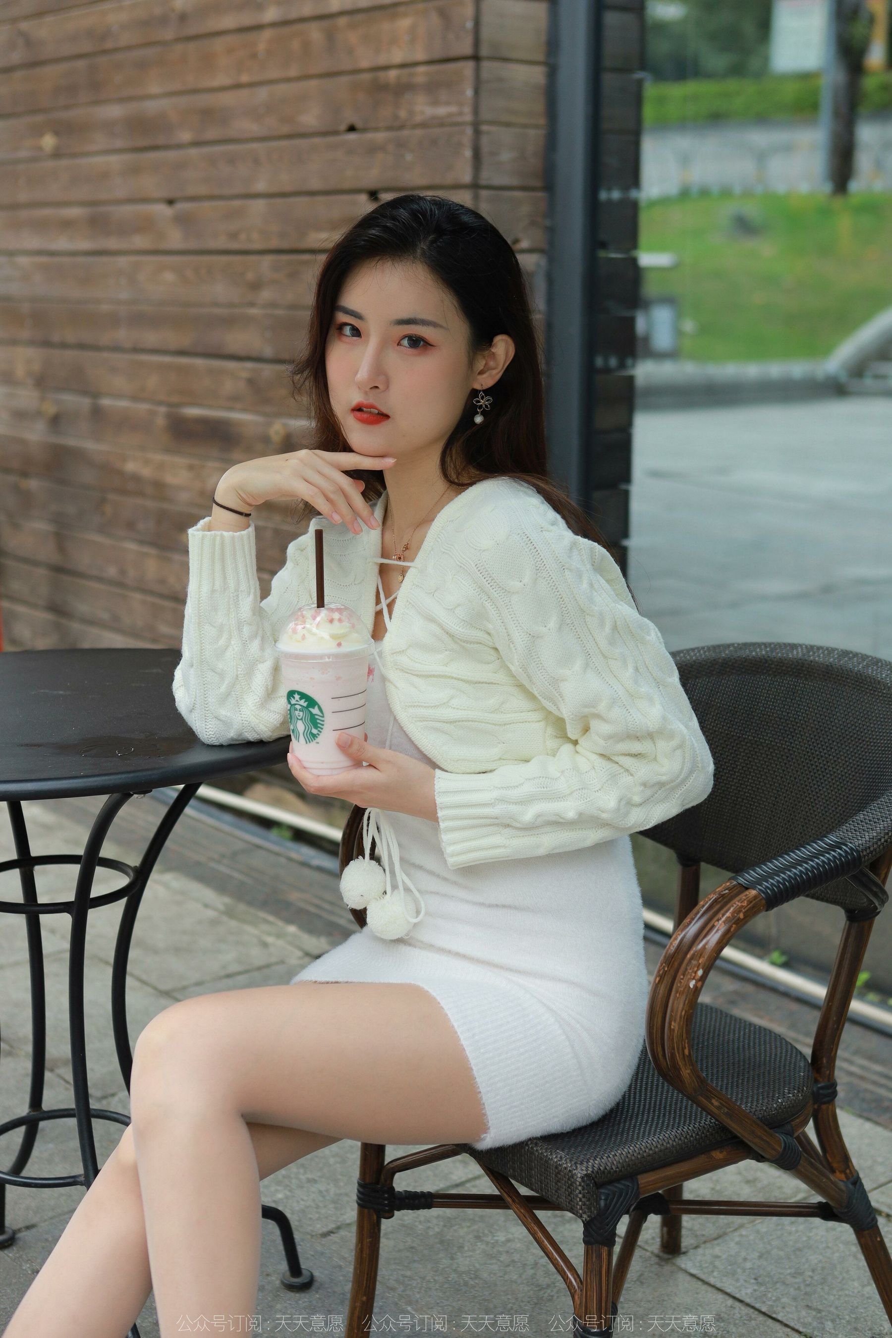 [异思趣向IESS] 模特：小宝 《白色包臀裙》_第3张