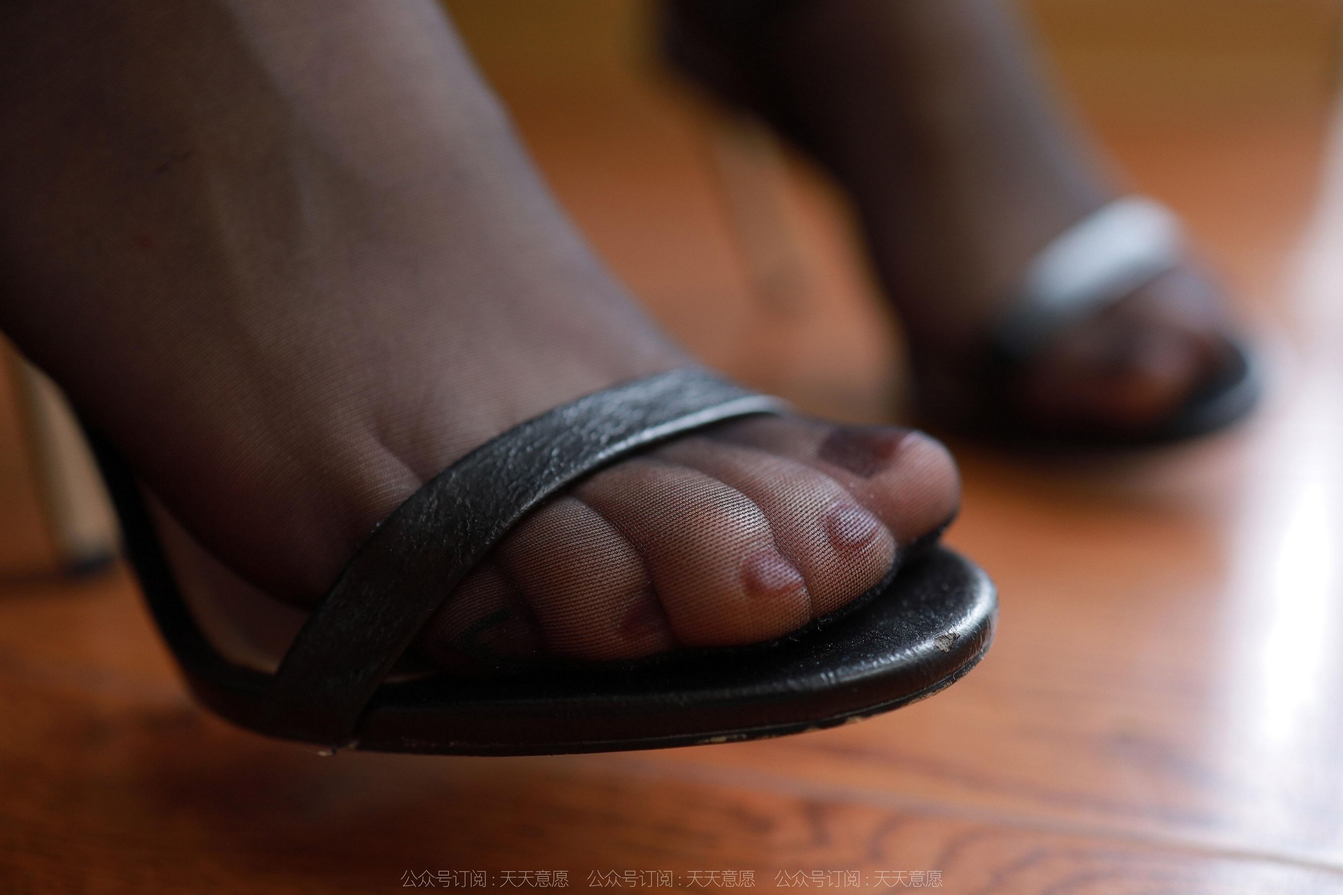 [IESS异思趣向]  模特：小婕 《嘿丝打字员》_第1张