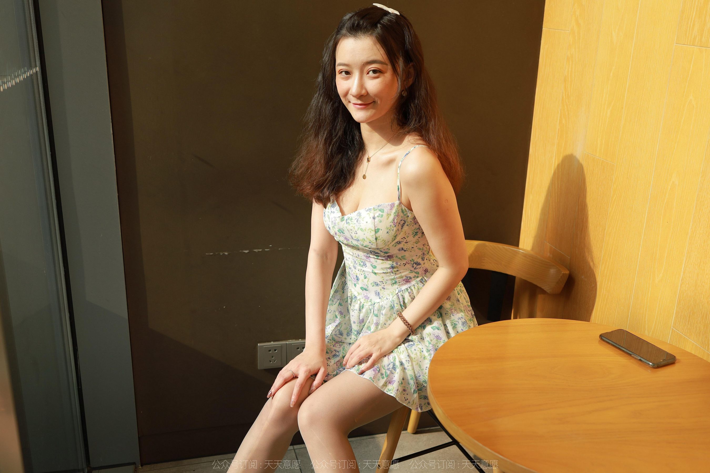 [IESS异思趣向]  模特：秋秋 《下午奶茶》_第1张