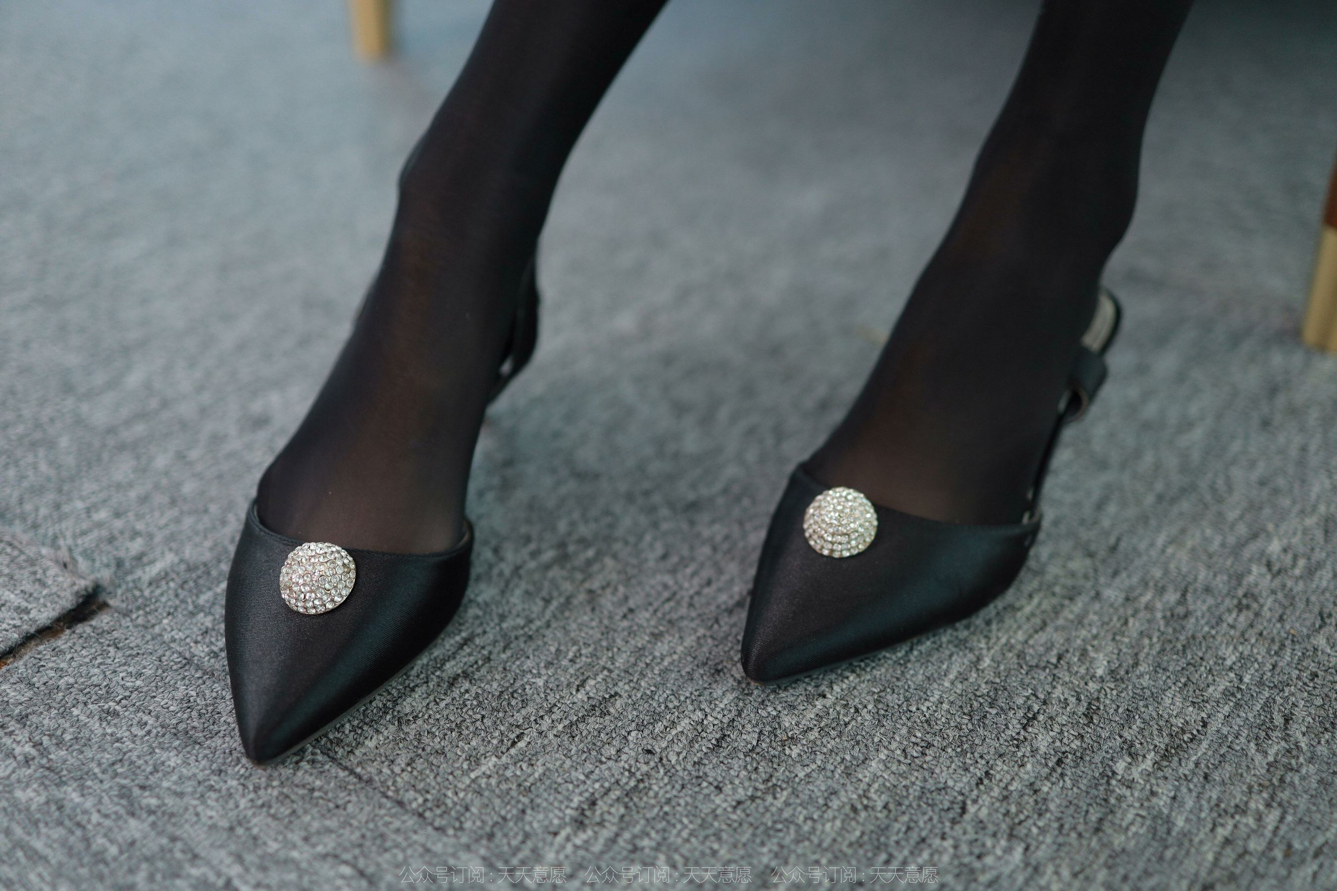 [IESS异思趣向]  模特：团团 《长腿红与黑》_第3张