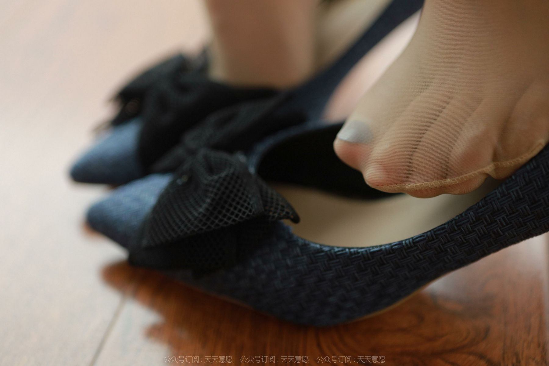 IESS异思趣向 - 模特：秋秋 《肉丝碎花裙》_第2张