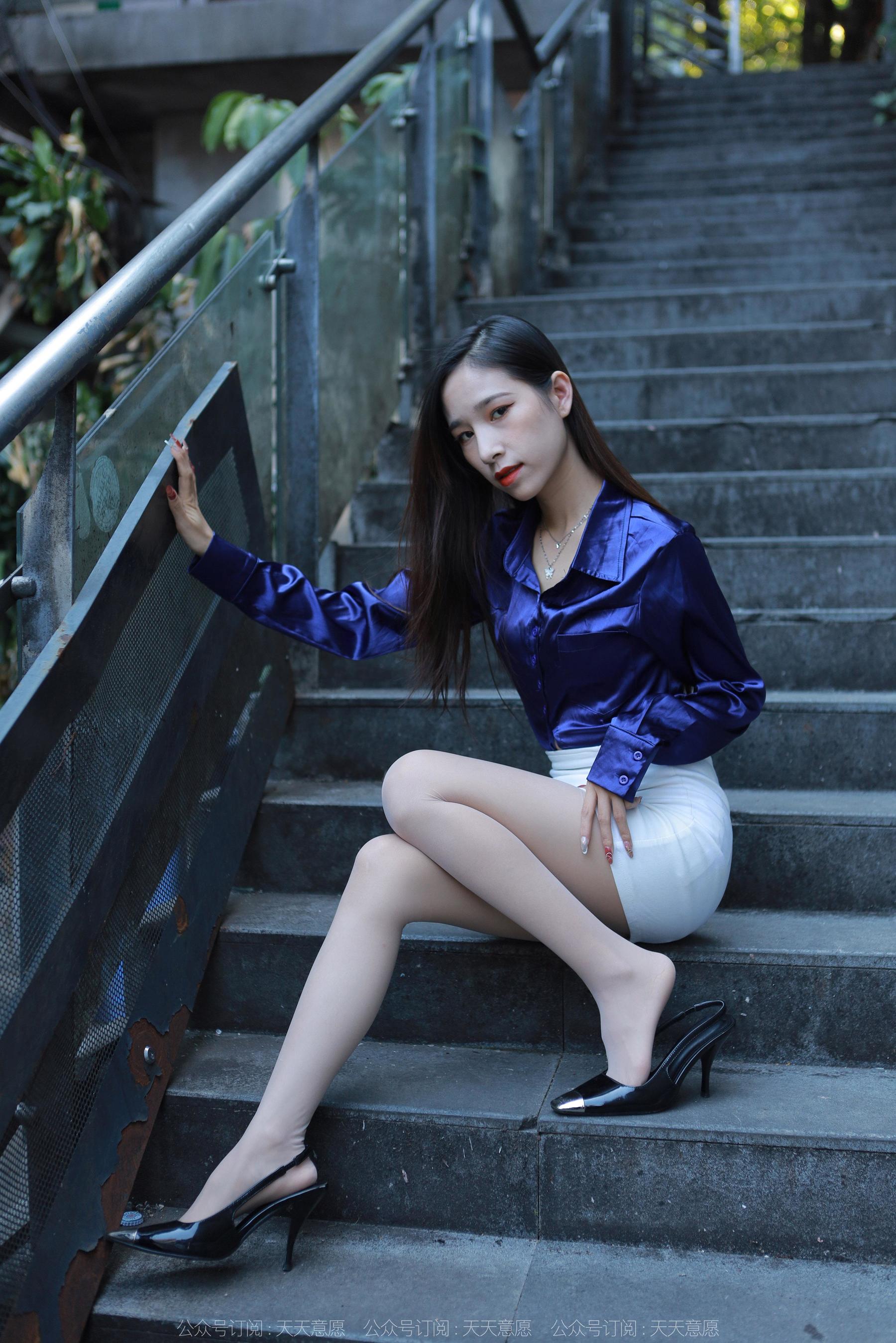 IESS异思趣向 - 模特：美子 《白裙街拍》_第4张