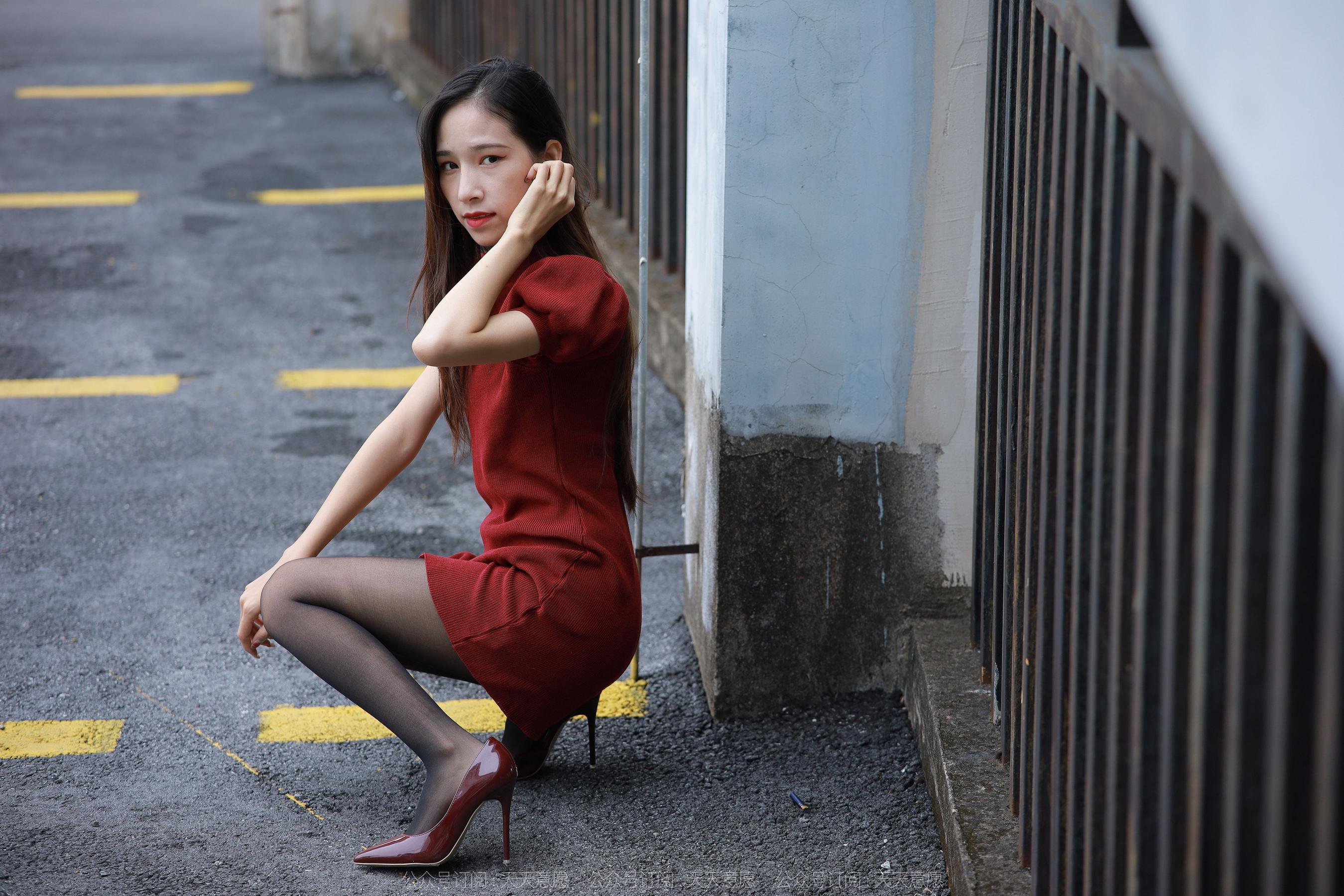 IESS异思趣向 - 模特：美子 《酒红高跟鞋》_第2张