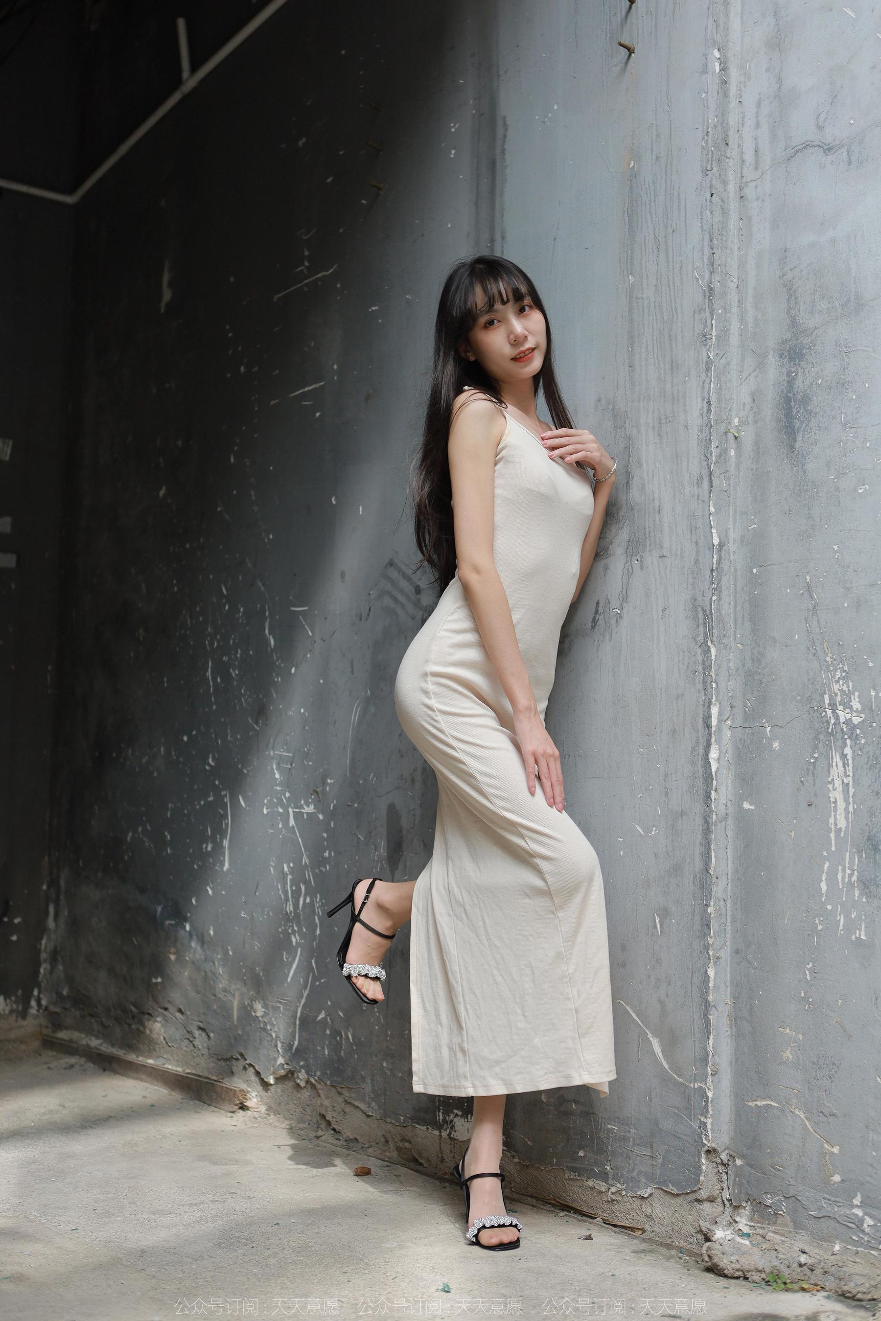 IESS异思趣向 - 模特：团团 《高叉长腿》_第1张