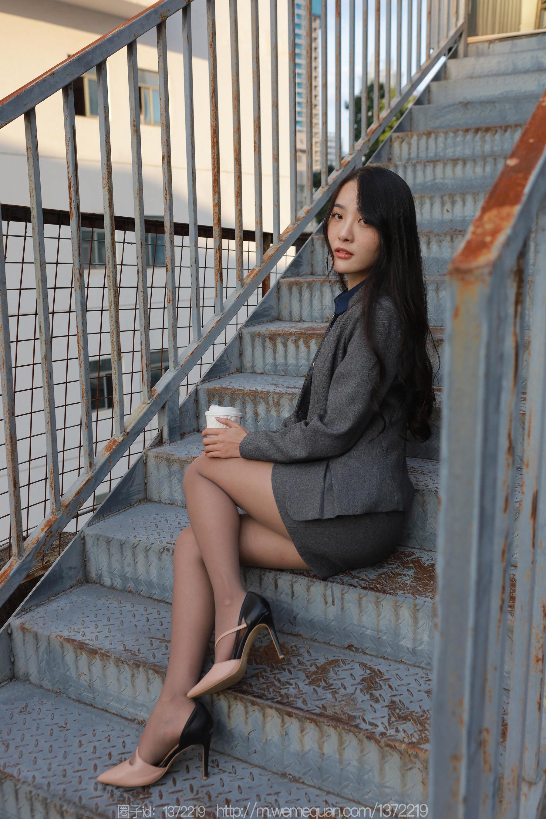 IESS异思趣向 - 模特：婉萍 《温柔OL风》_第5张