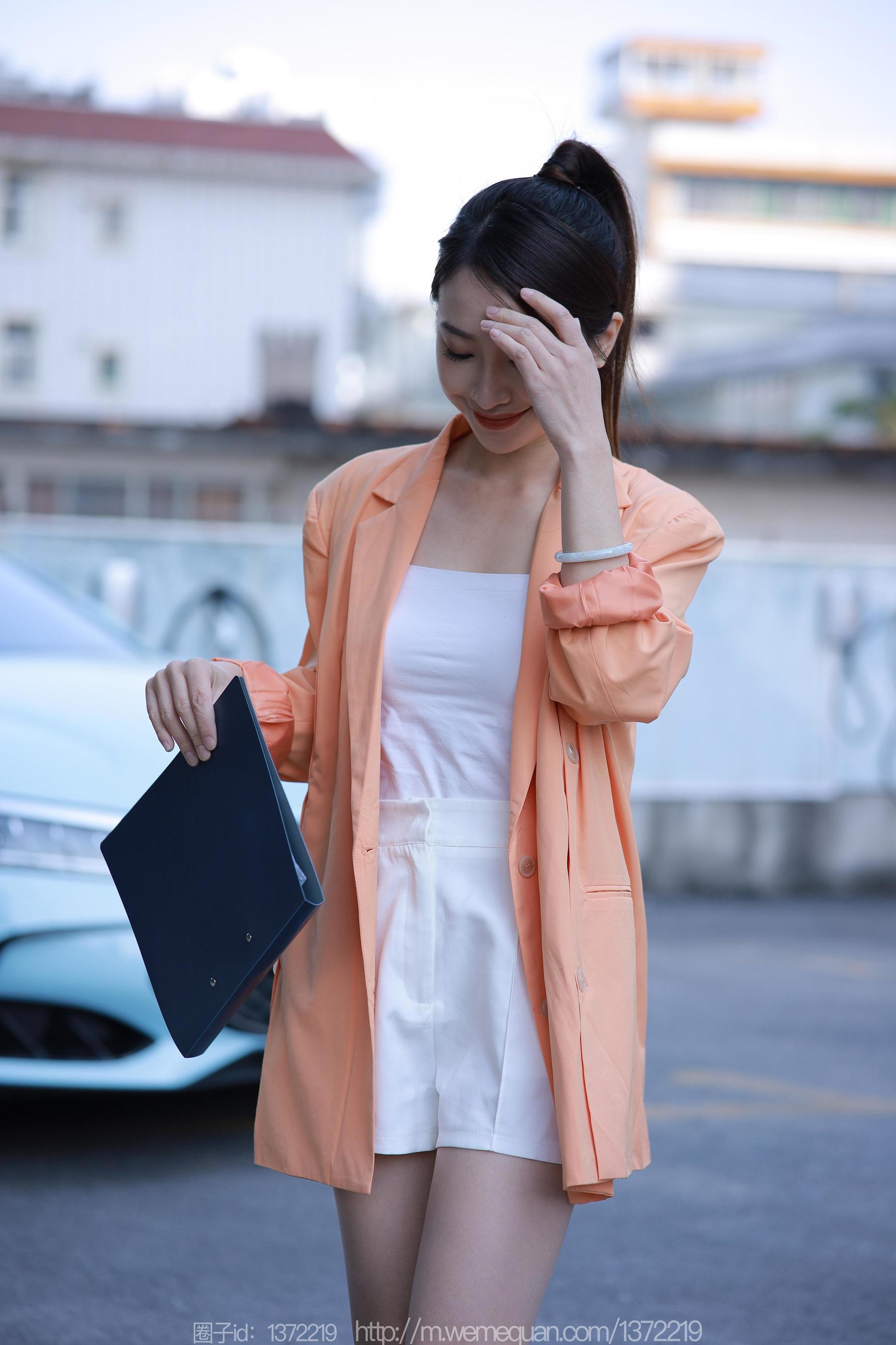 IESS异思趣向 - 模特：小婕 《橙色外套》_第2张