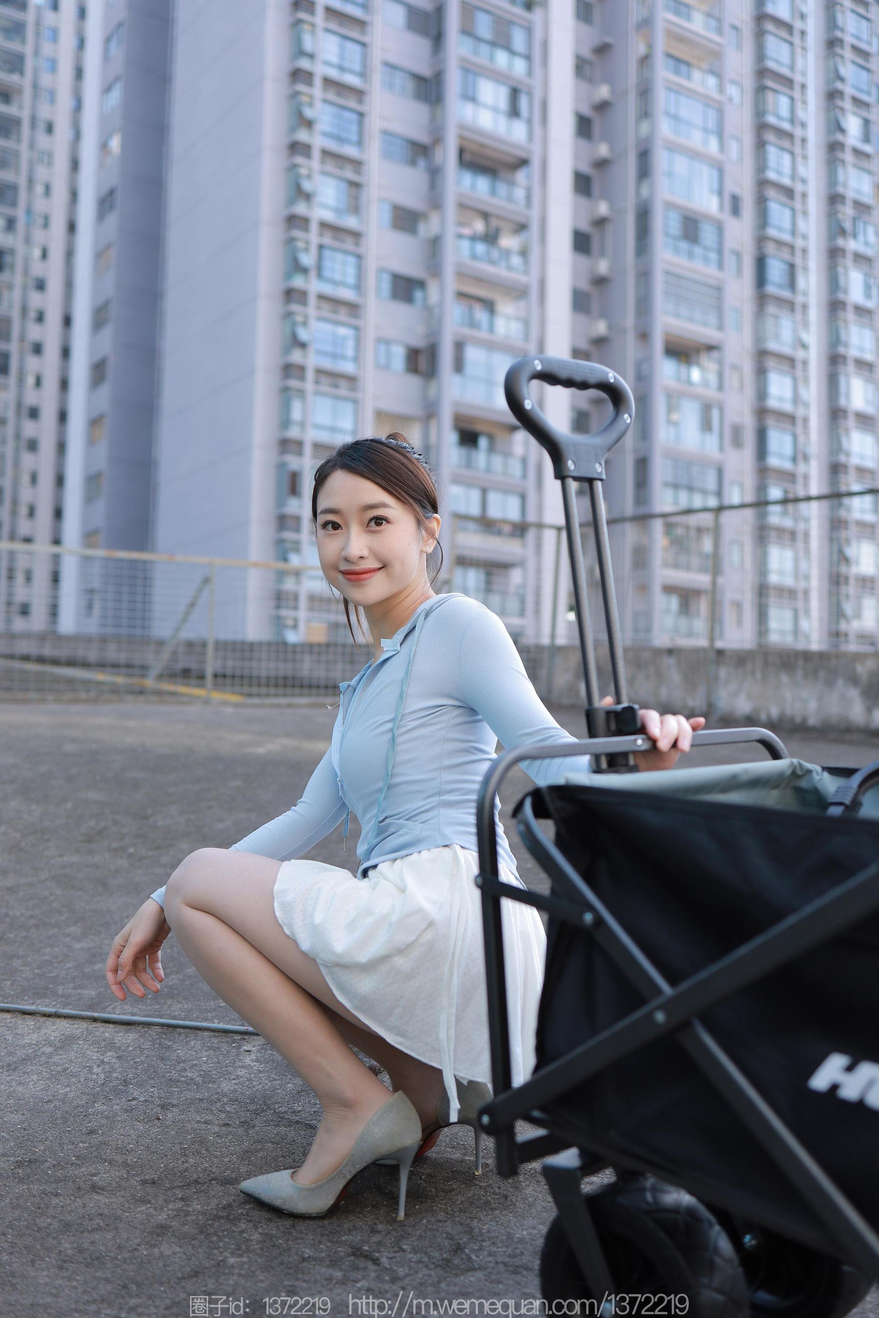 IESS异思趣向 - 模特：小婕 《老司机开车》_第3张