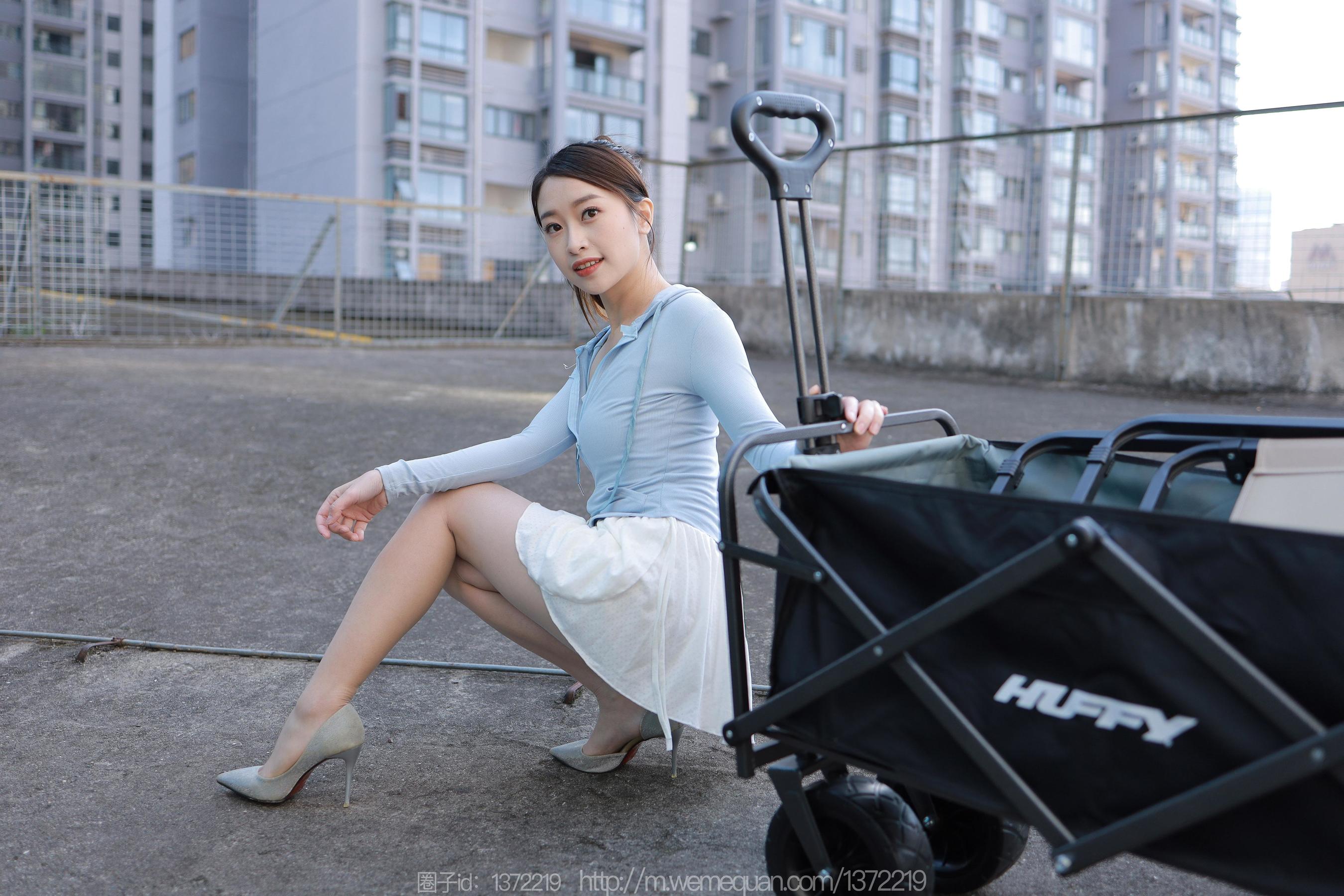 IESS异思趣向 - 模特：小婕 《老司机开车》_第4张