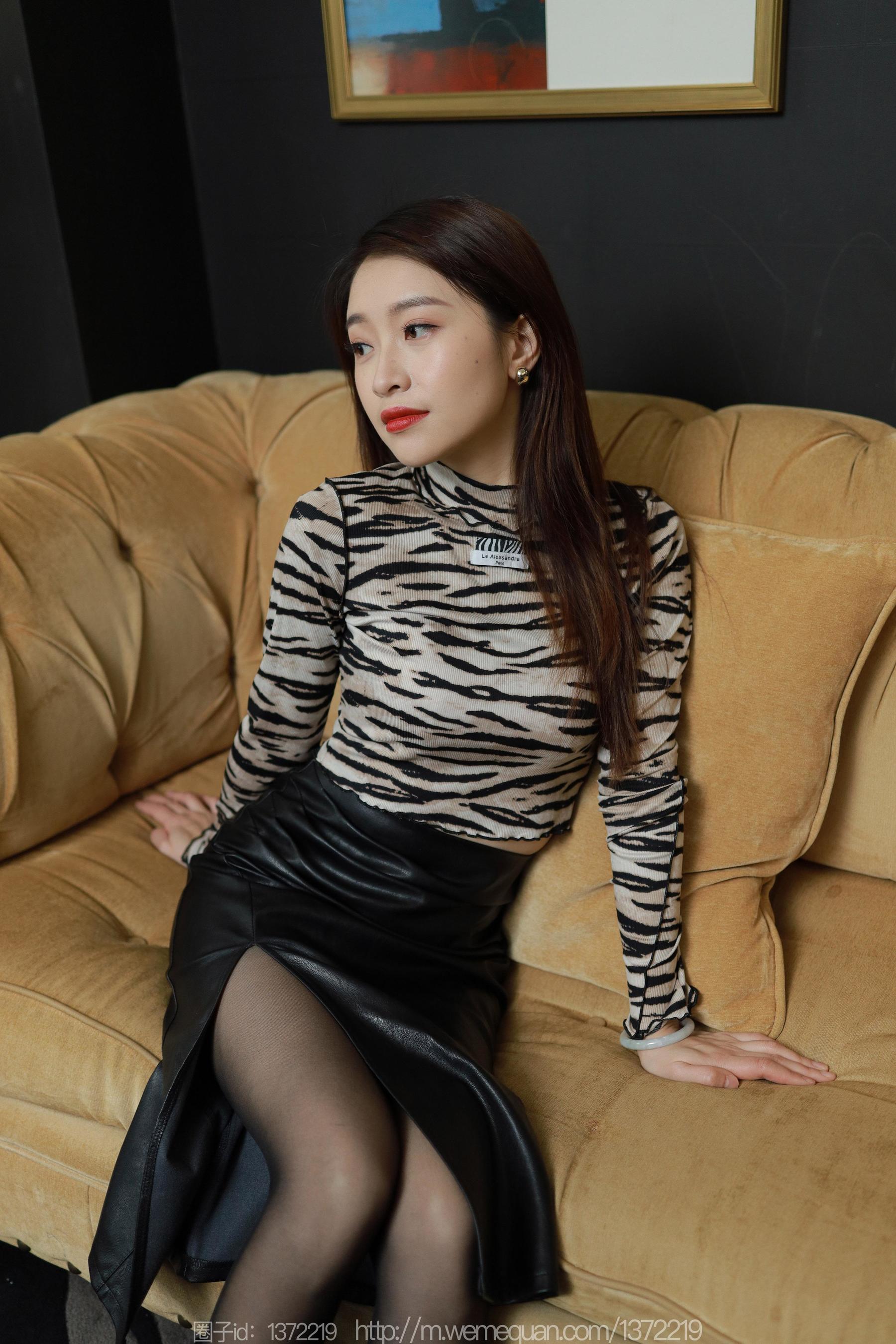 IESS异思趣向 - 模特：小婕 《财阀女老板》_第1张