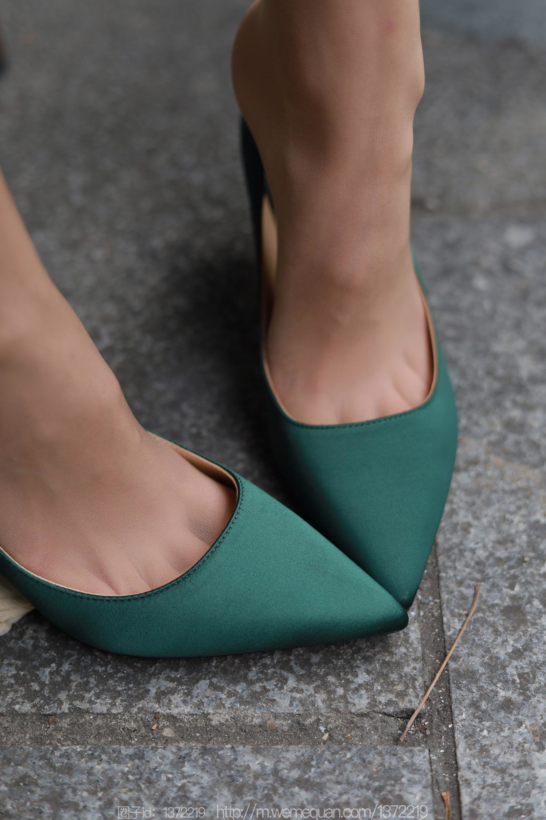 IESS异思趣向 - 模特：团团 《街拍OL美女》_第4张