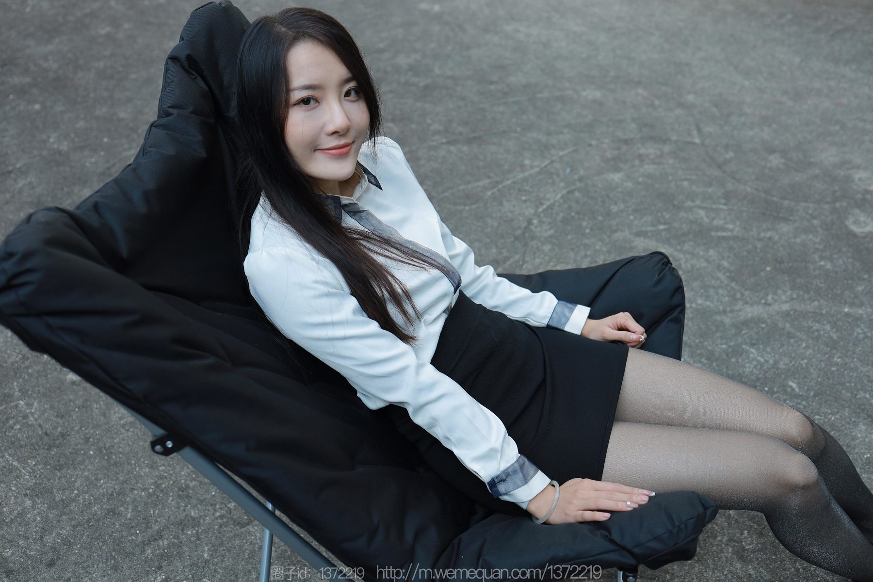 IESS异思趣向 - 模特：婉萍 《户外OL》_第4张
