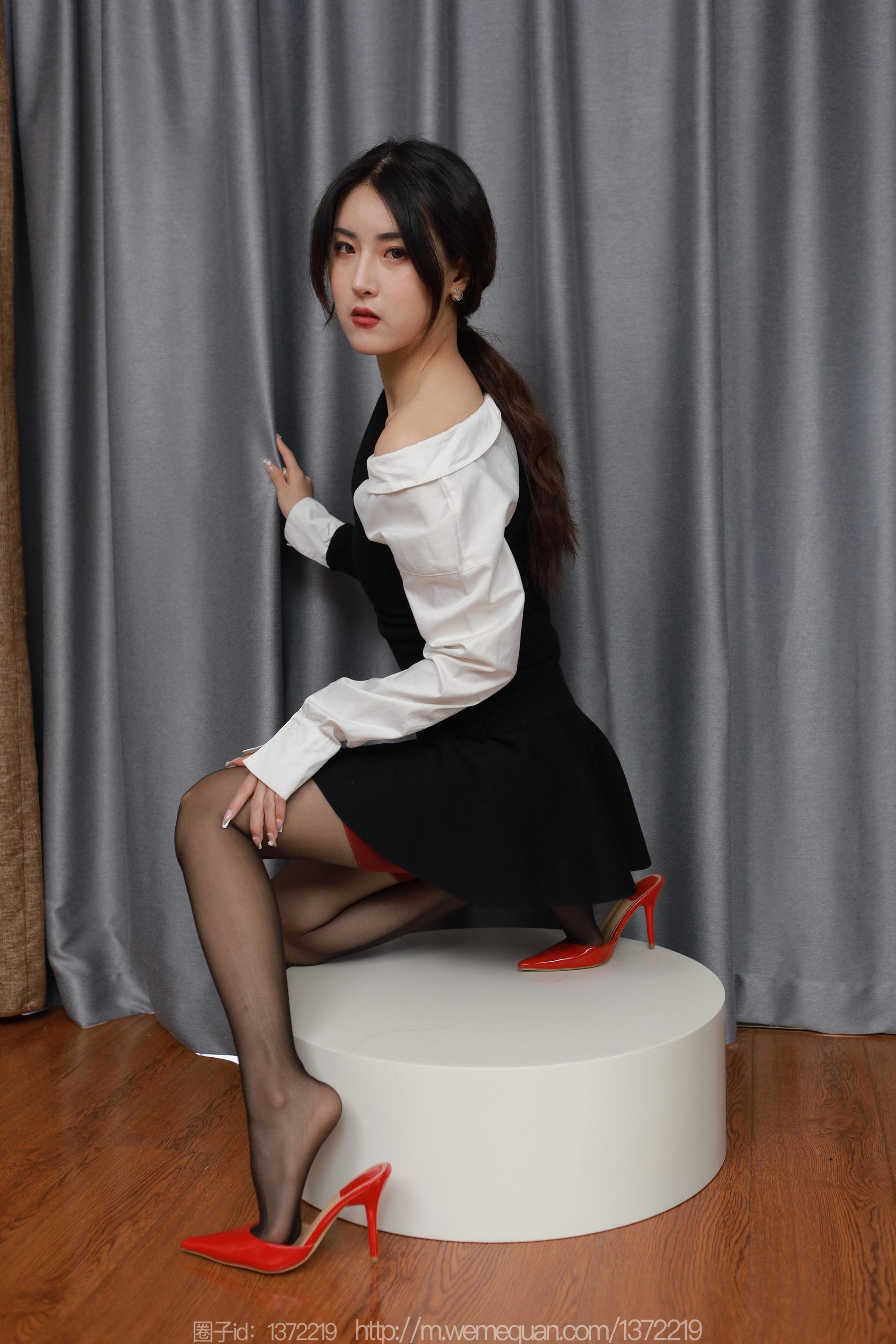 IESS异思趣向 - 模特：小宝 《吊带情节》_第3张