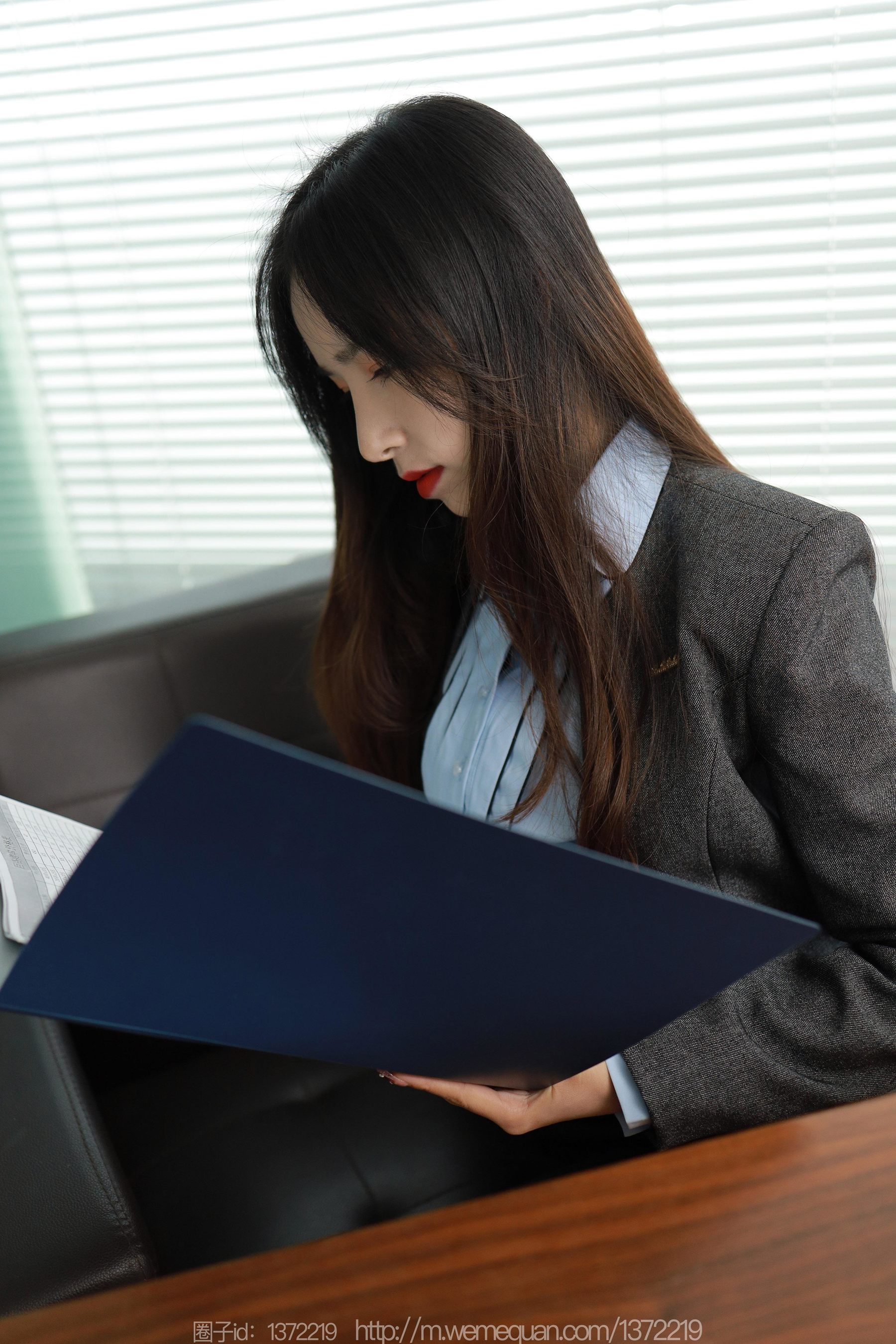 IESS异思趣向 - 模特：美子 《桌底游戏》_第4张