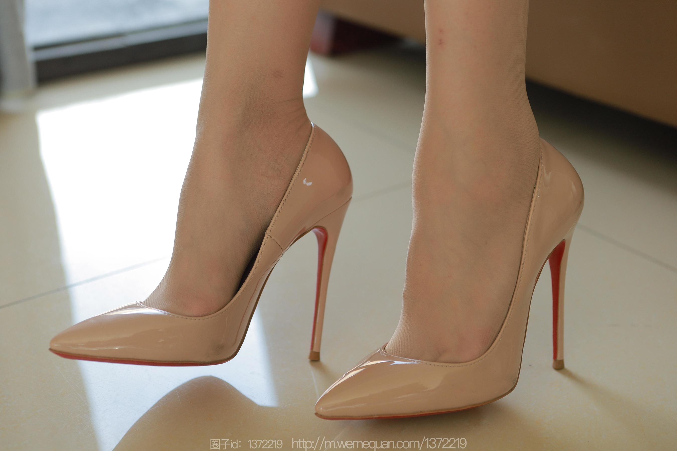 IESS异思趣向 - 模特：小婕 《可爱白月光》_第2张