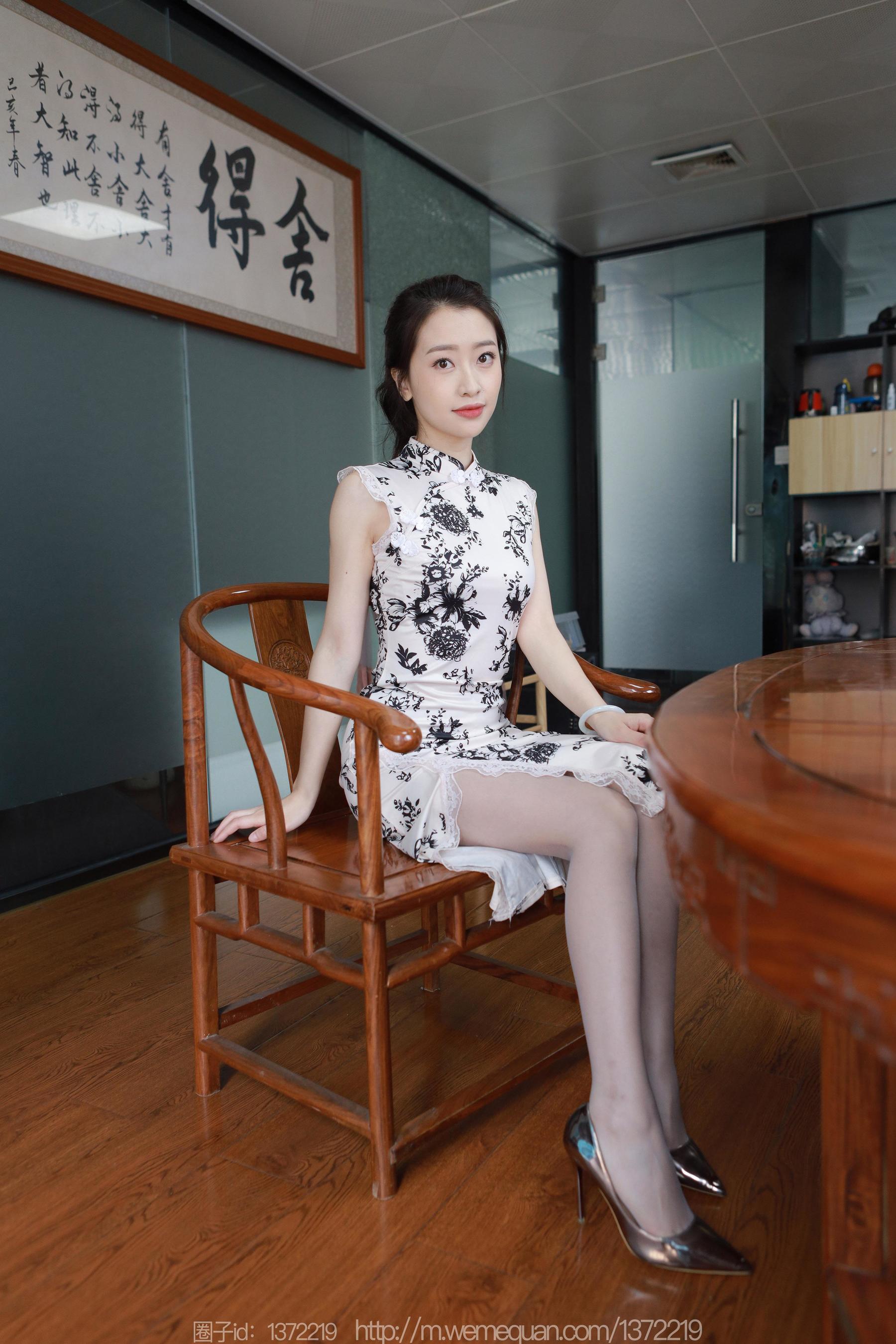 IESS异思趣向 - 模特：小婕 《灰斯旗袍》_第2张