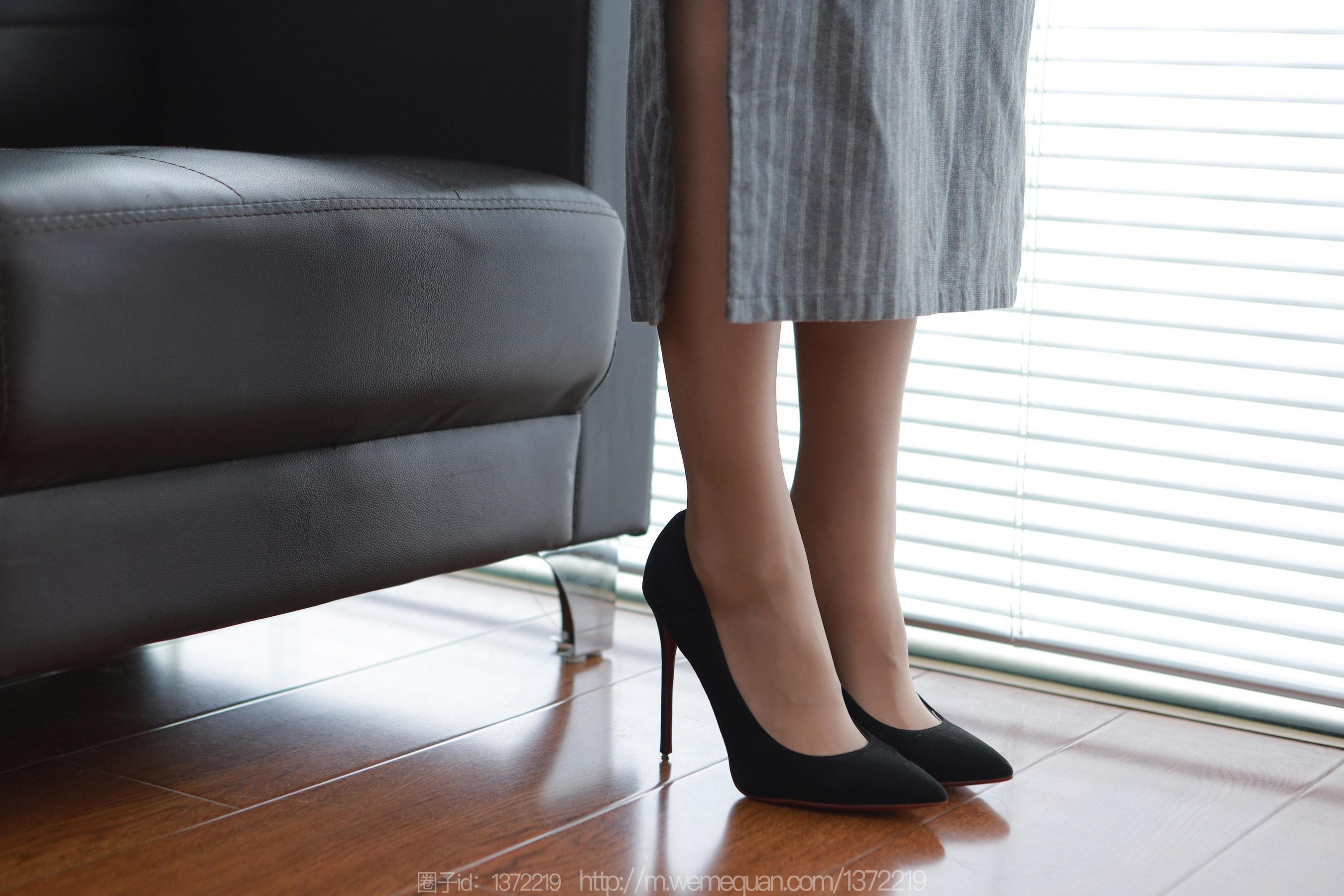 IESS异思趣向 - 模特：小宝 《旗袍半筒丝》_第1张