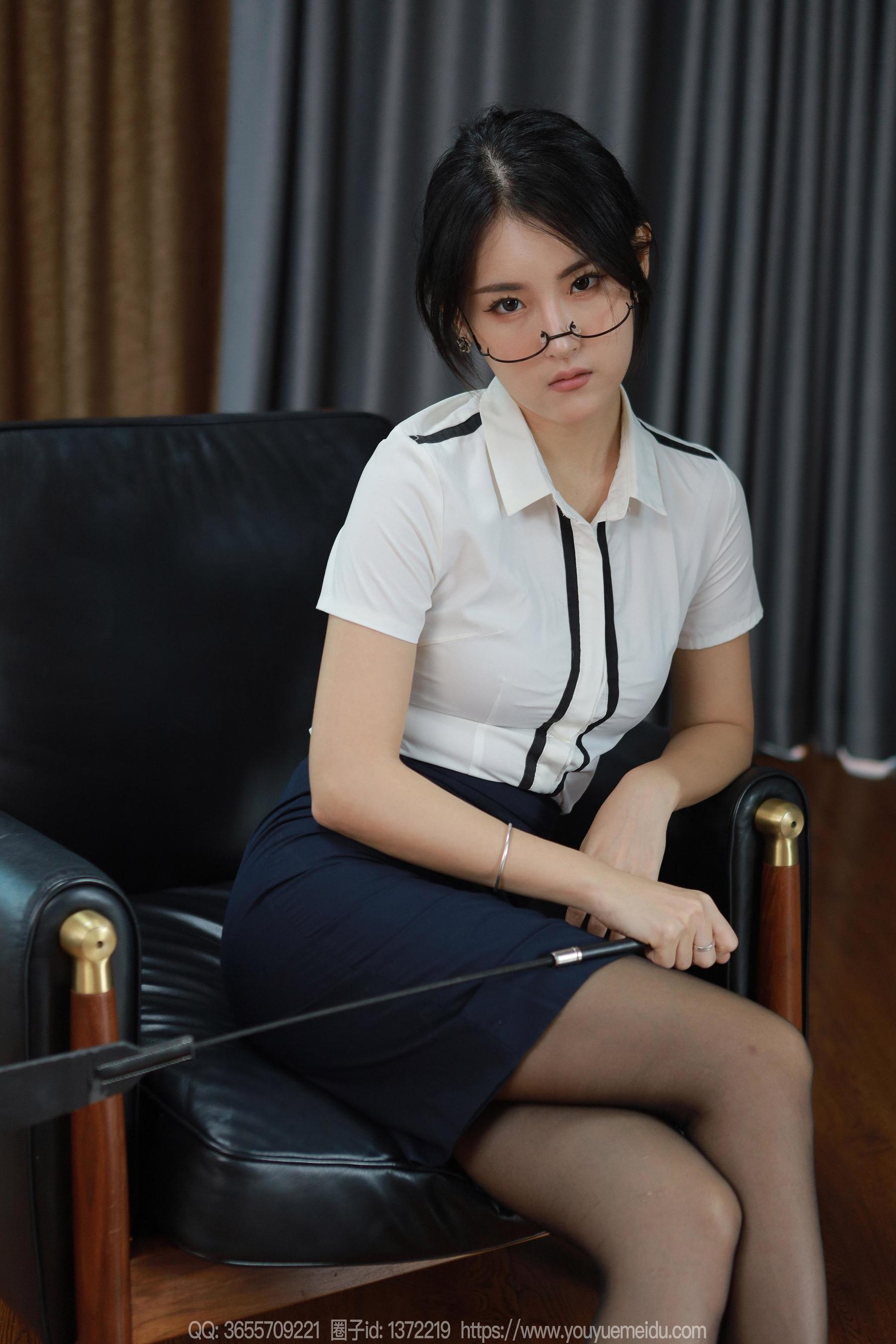 IESS异思趣向 - 模特：小宝 《认真听课》_第3张