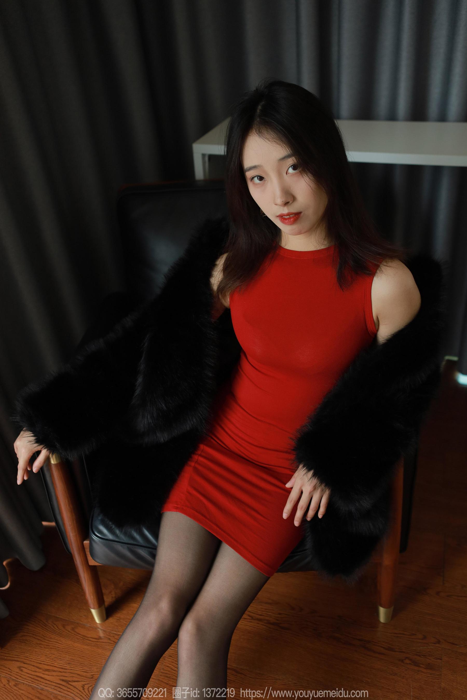 IESS异思趣向 - 模特： 小九 《红色包臀裙（上）》_第3张