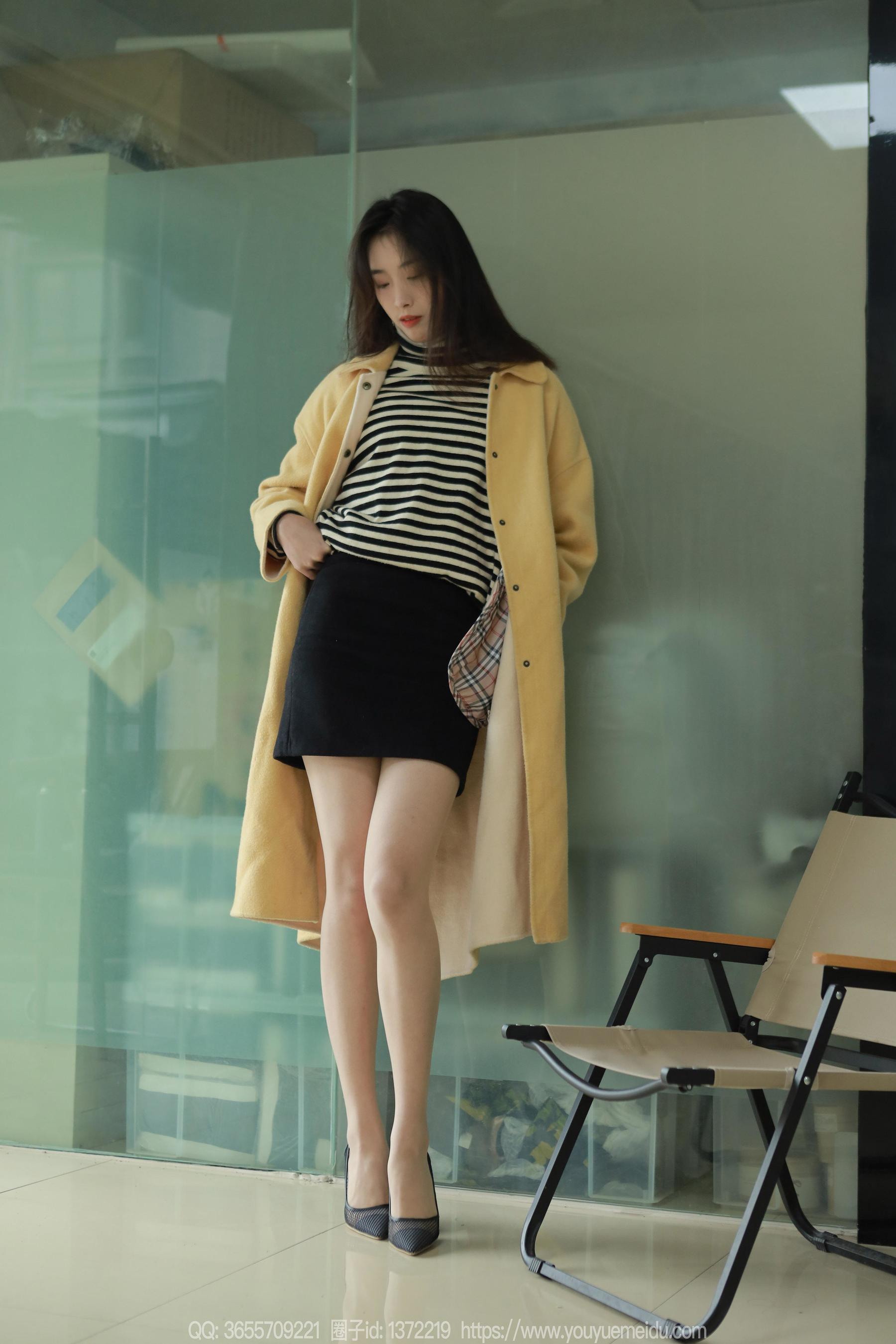 IESS异思趣向 - 模特： 小九 《长腿烤火》_第1张