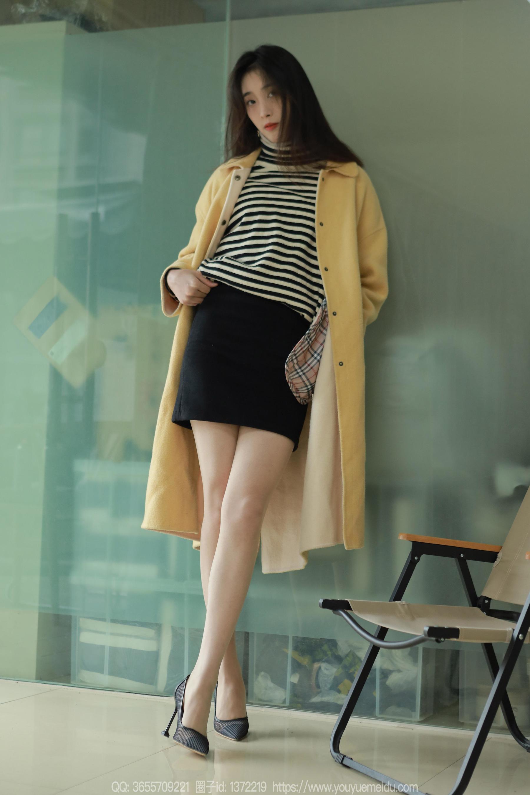 IESS异思趣向 - 模特： 小九 《长腿烤火》_第2张