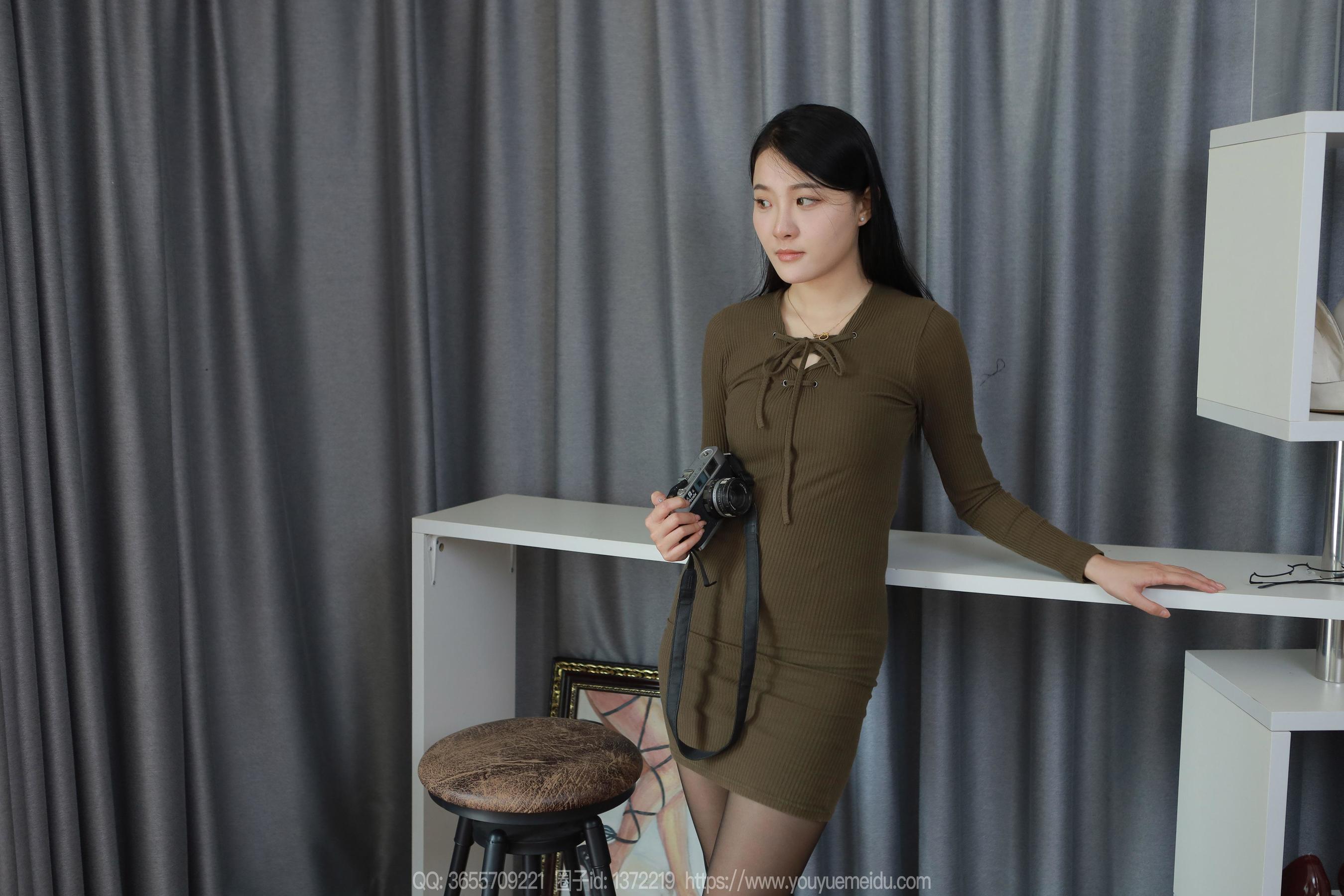 IESS异思趣向 - 模特： 婉萍 《美女摄影师》_第1张