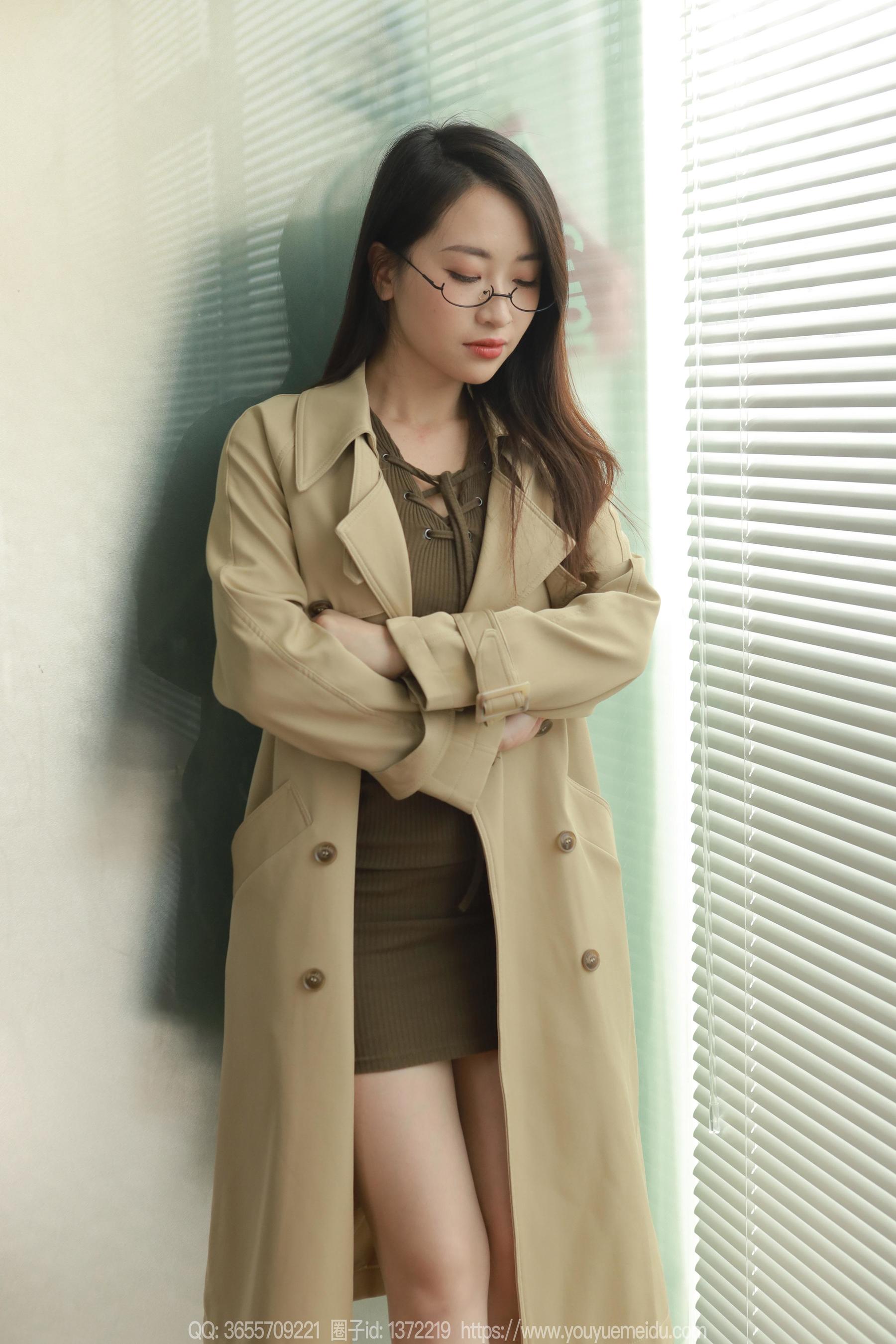 IESS异思趣向 - 模特： 小婕 《包臀肉丝（下）》_第3张