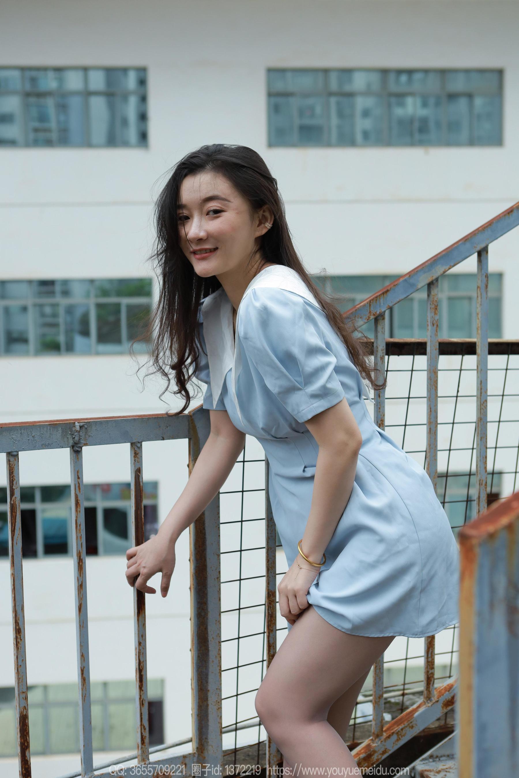 IESS异思趣向 - 模特： 秋秋 《蓝裙甜妹》_第1张