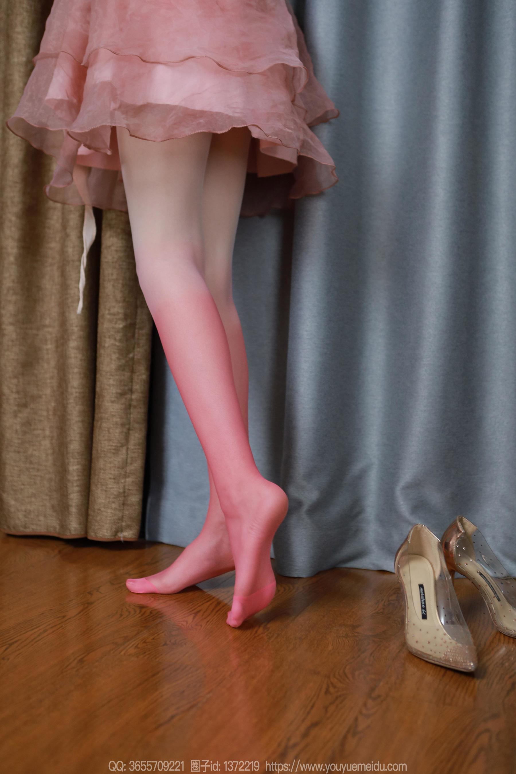 IESS异思趣向 - 模特： 团团 《粉白渐变（下）》_第2张