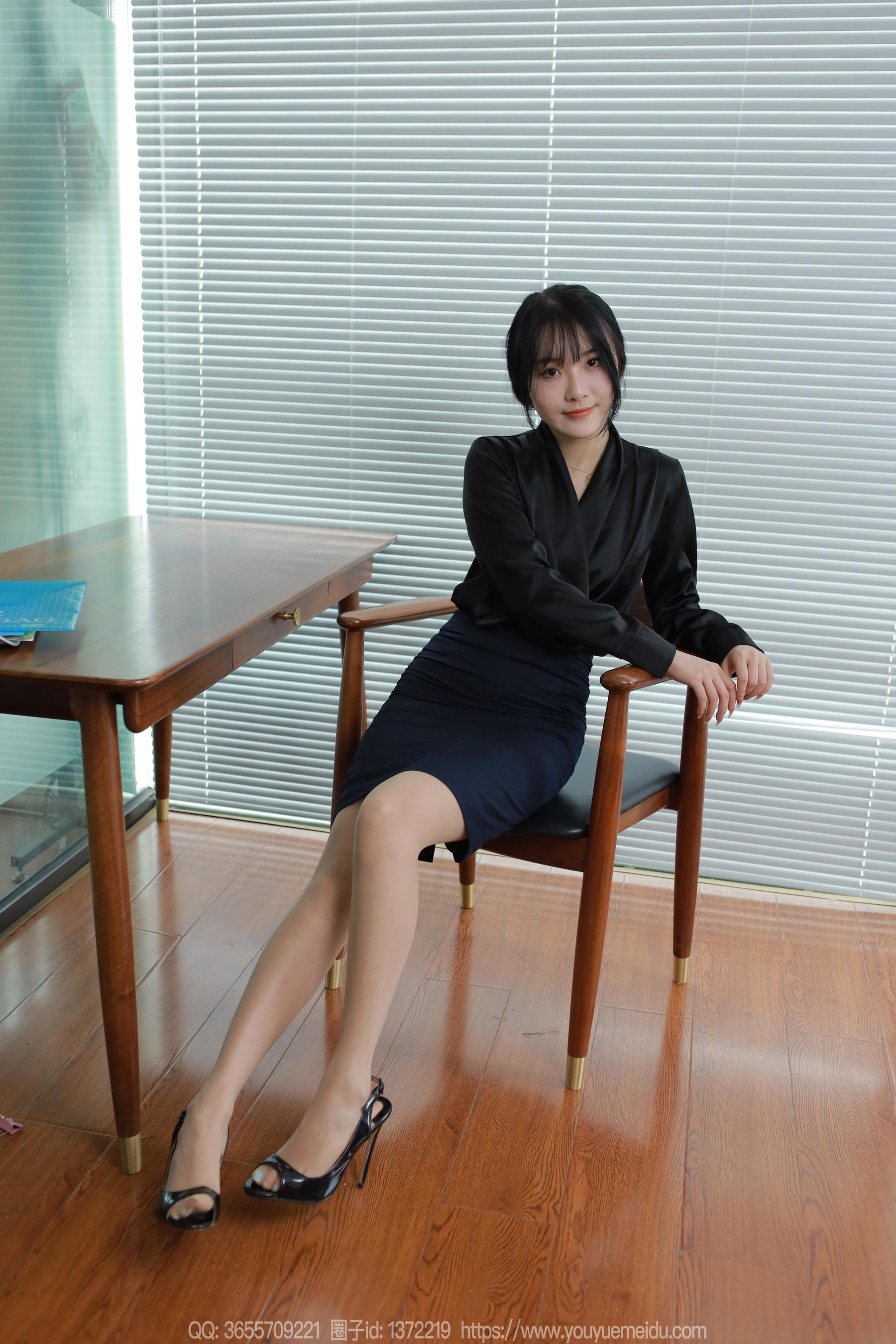 IESS异思趣向 - 模特： 婉萍 《黑色衬衣》_第2张