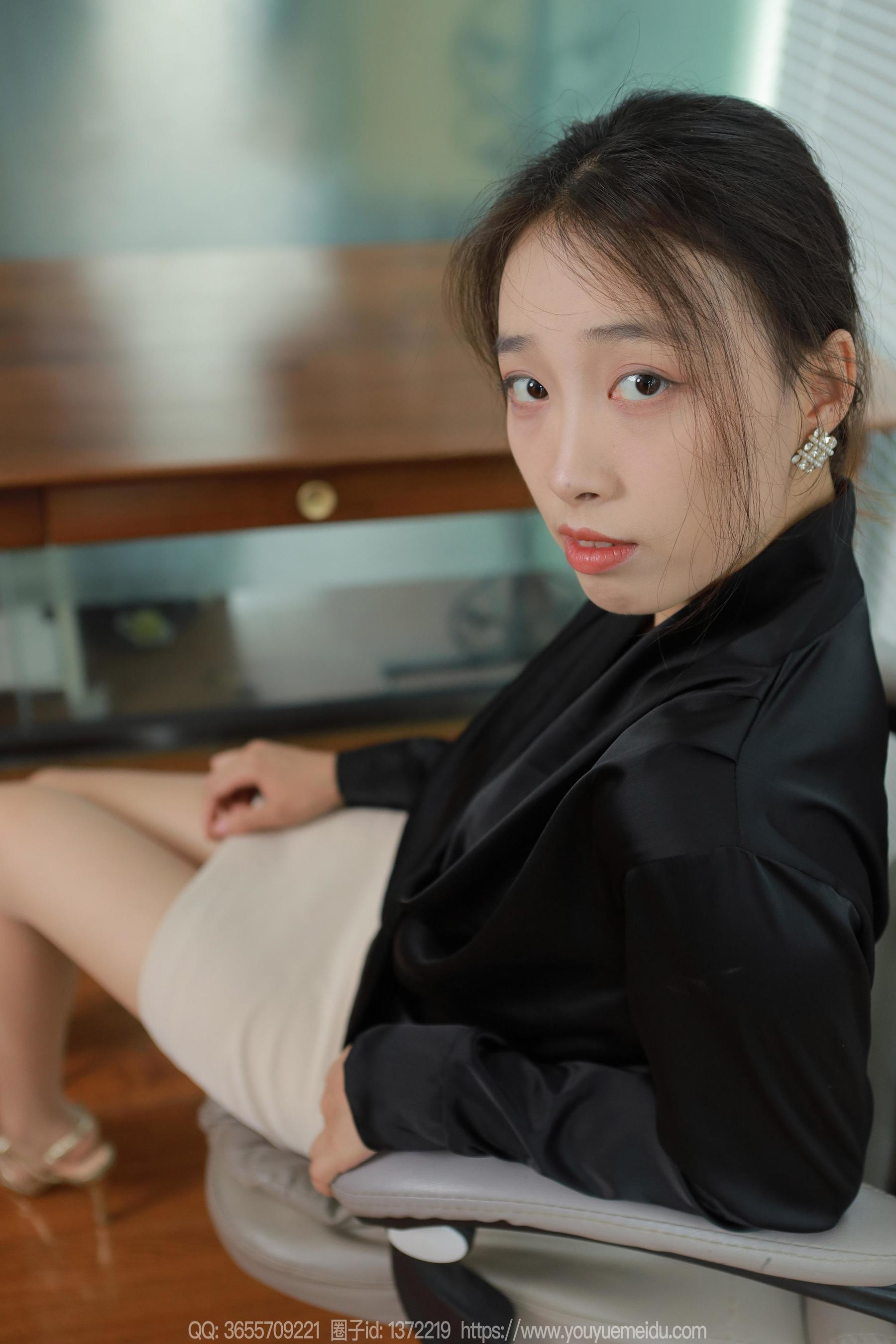 IESS异思趣向 - 模特： 小九 《黑色荡领（上）》_第2张