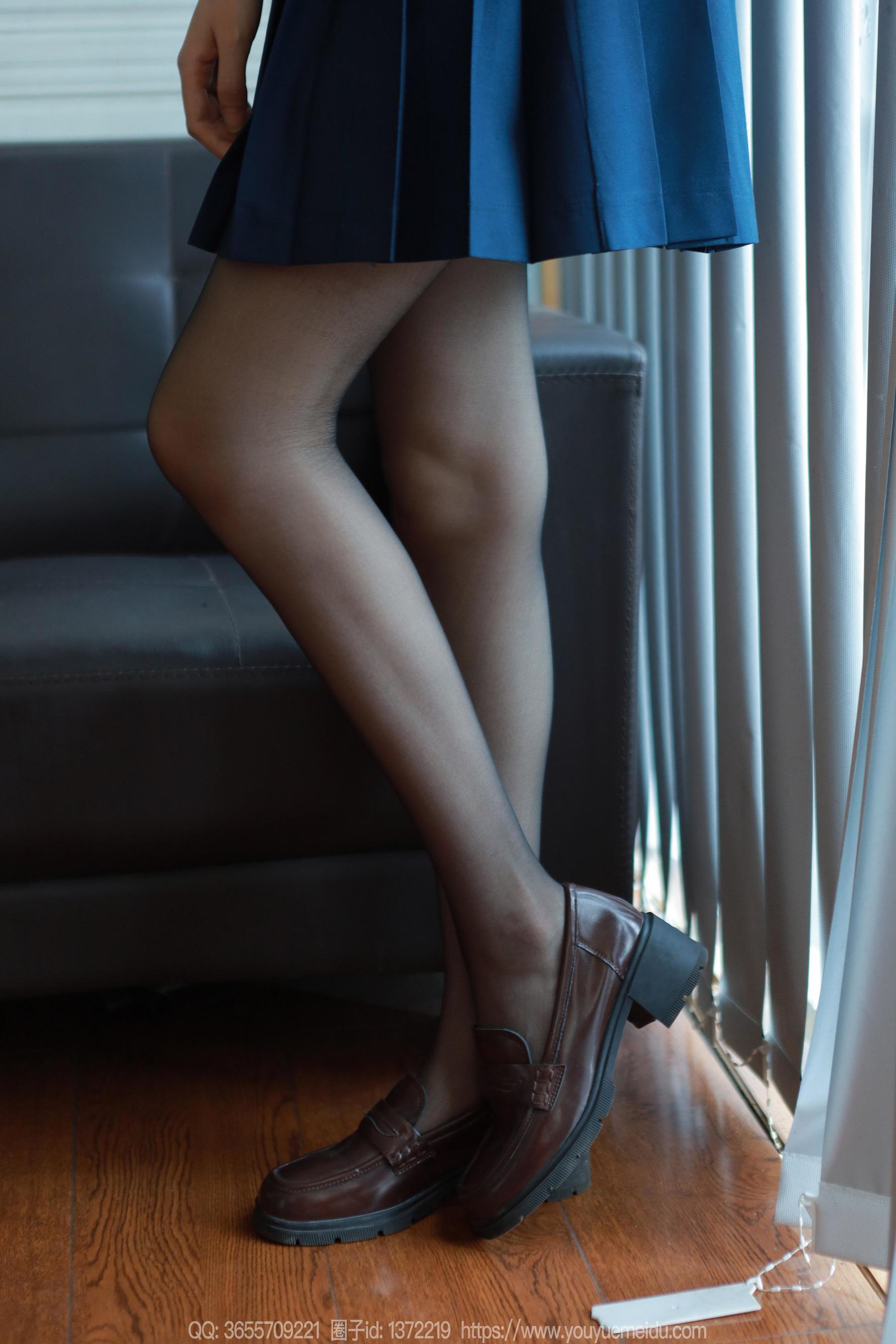 IESS异思趣向 - 模特： 团团 《黑丝JK》_第3张