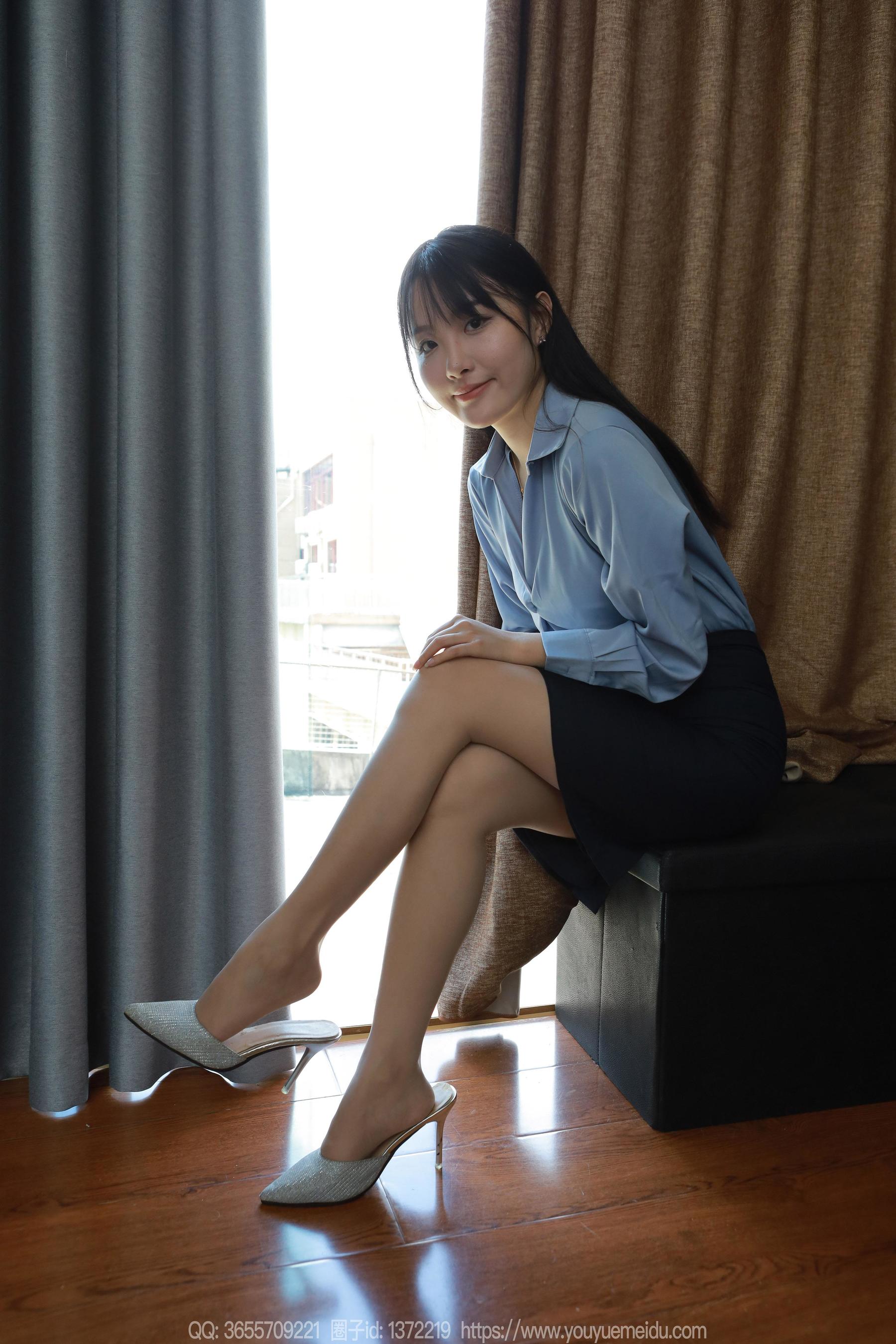 IESS异思趣向 - 模特： 婉萍 《蓝色衬衣》_第1张