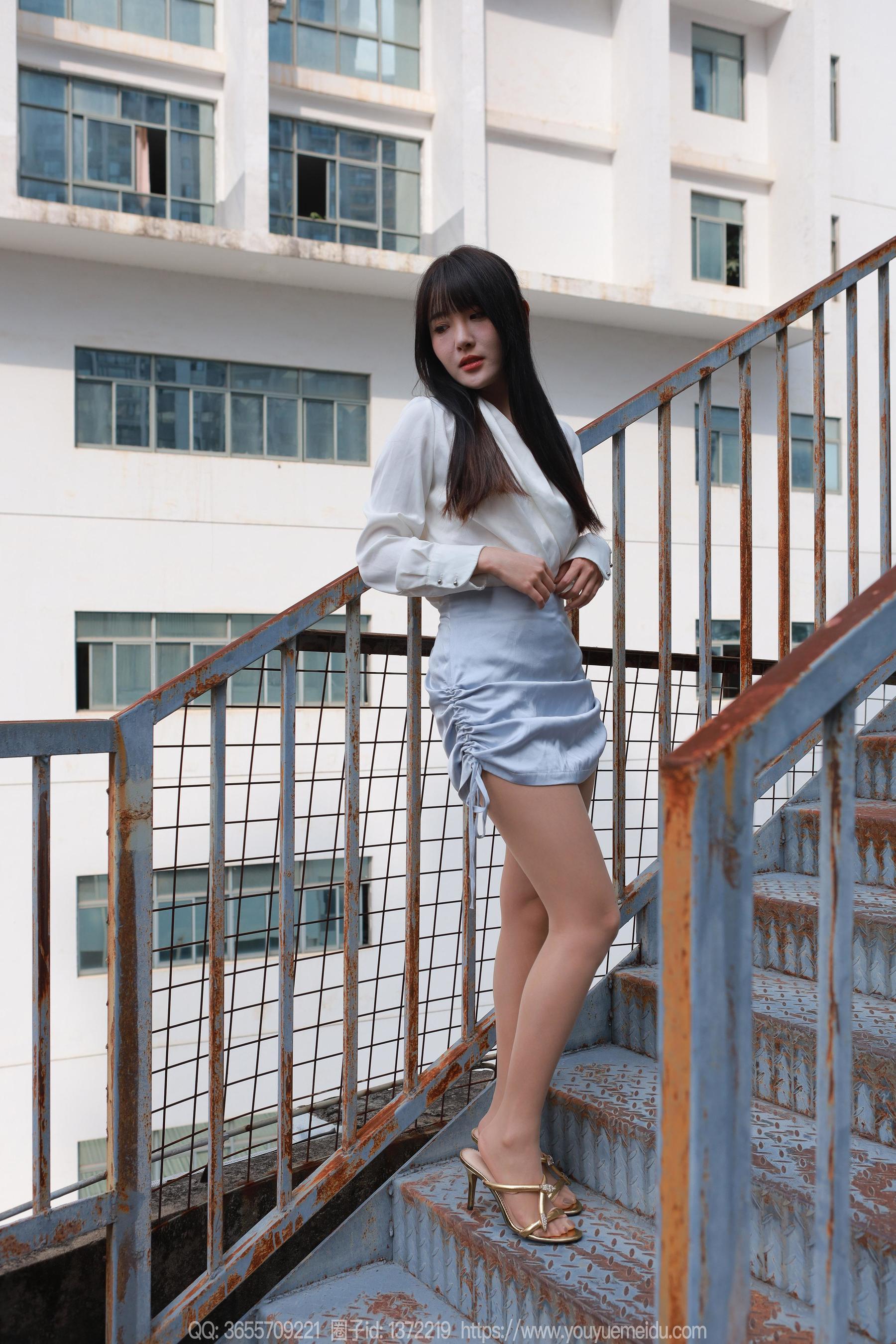 IESS异思趣向 - 模特： 婉萍 《蓝色短裙（上）》_第2张