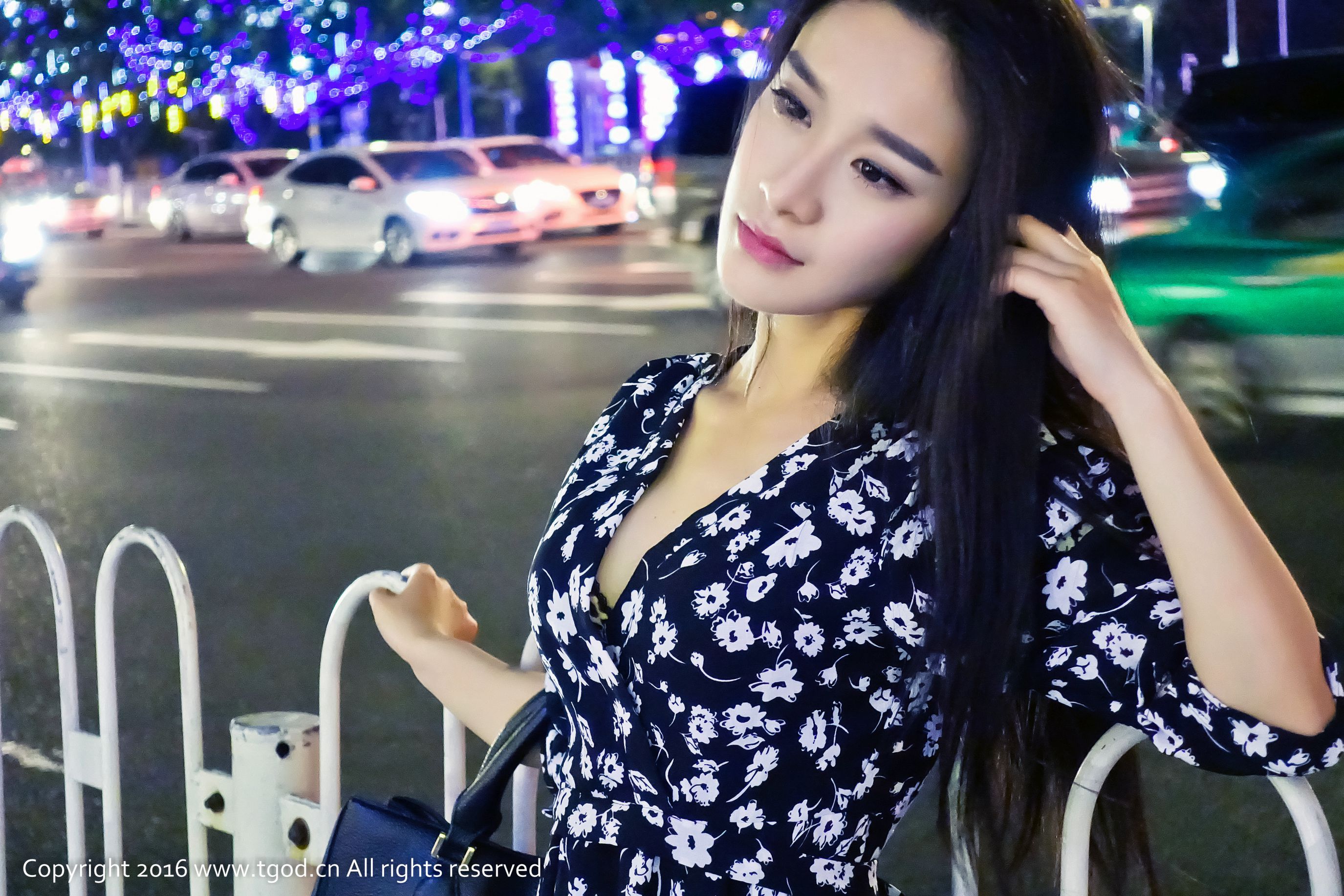 绮梦Cherish《街拍+女仆+浴室湿身》 [推女神/御女郎]_第3张