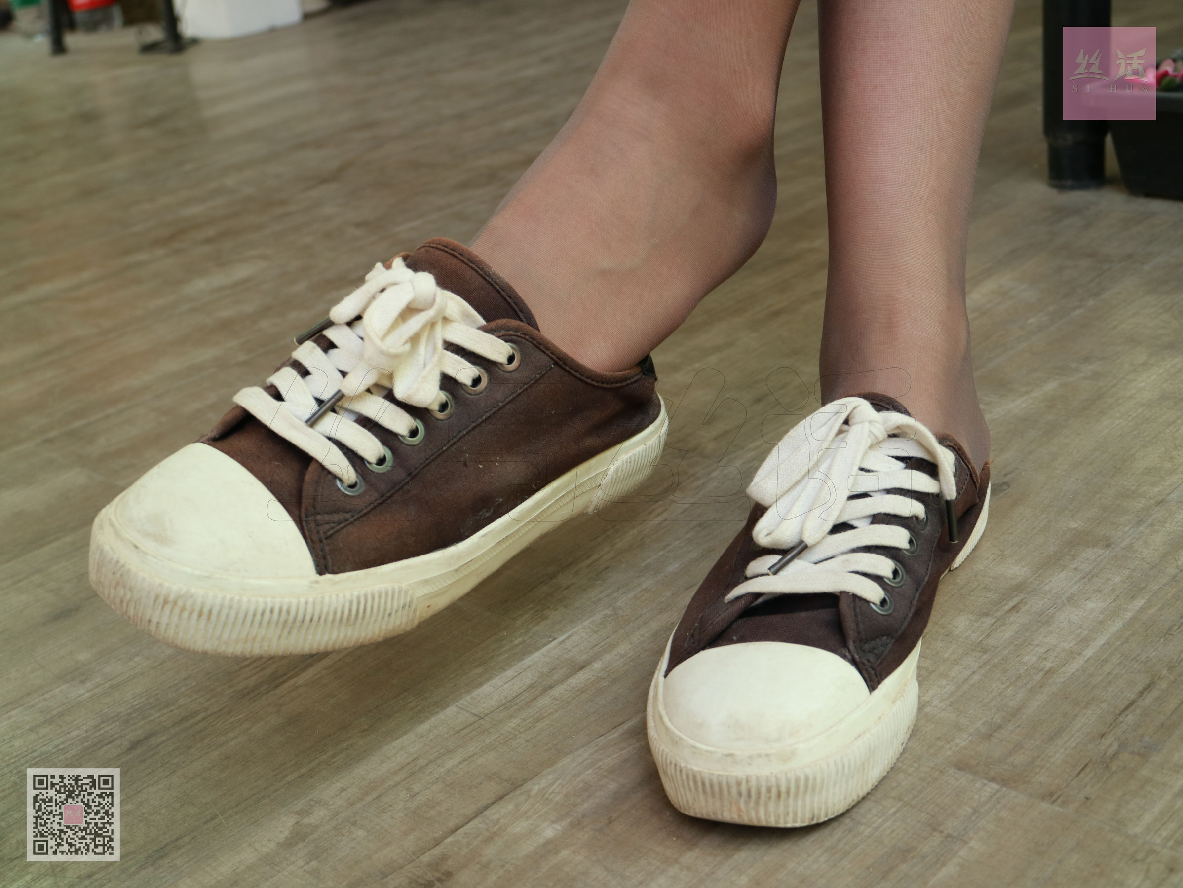 [思话SiHua] SH002 嘉欣 闹市区丝拍_第2张