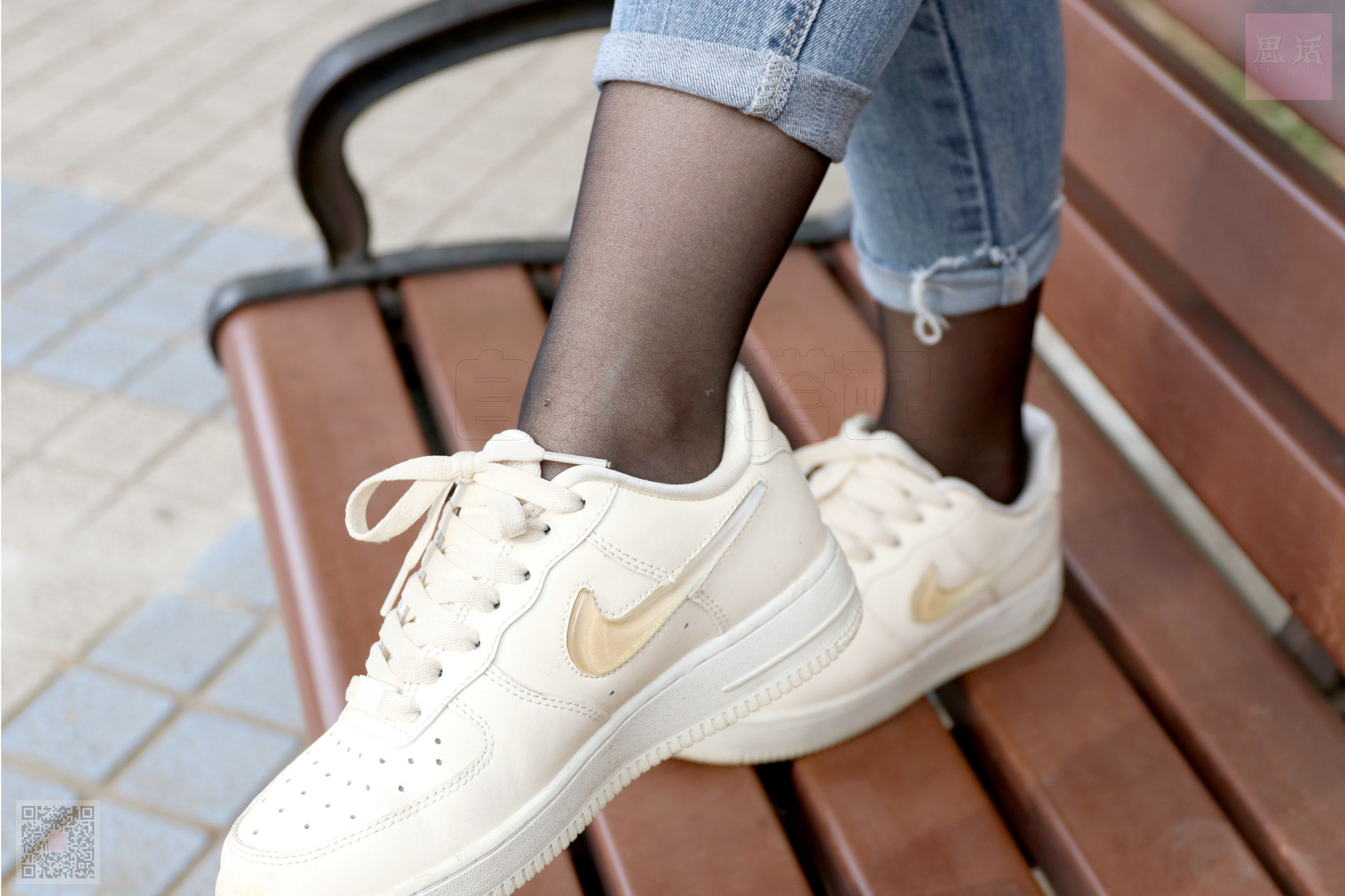 [思话SiHua] SH026 露露 人群里的裤里斯_第4张