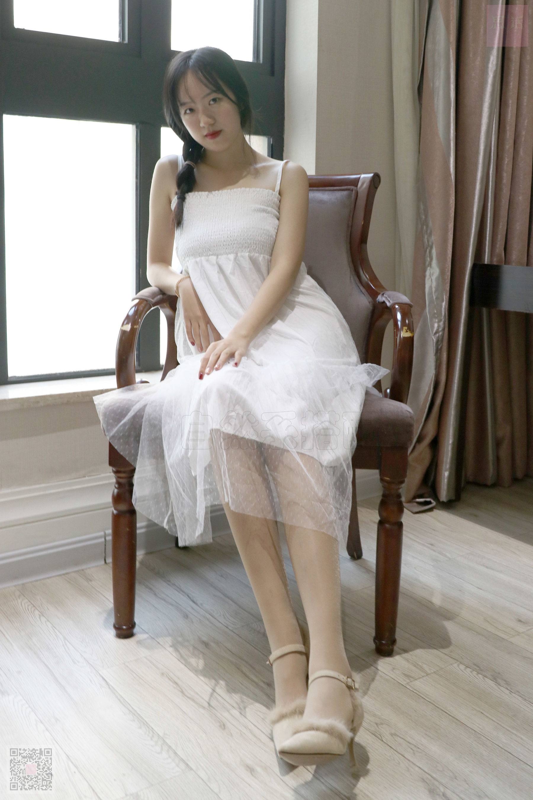 [思话SiHua] SH033 子琦 麻花辫女孩的白我连衣裙_第1张