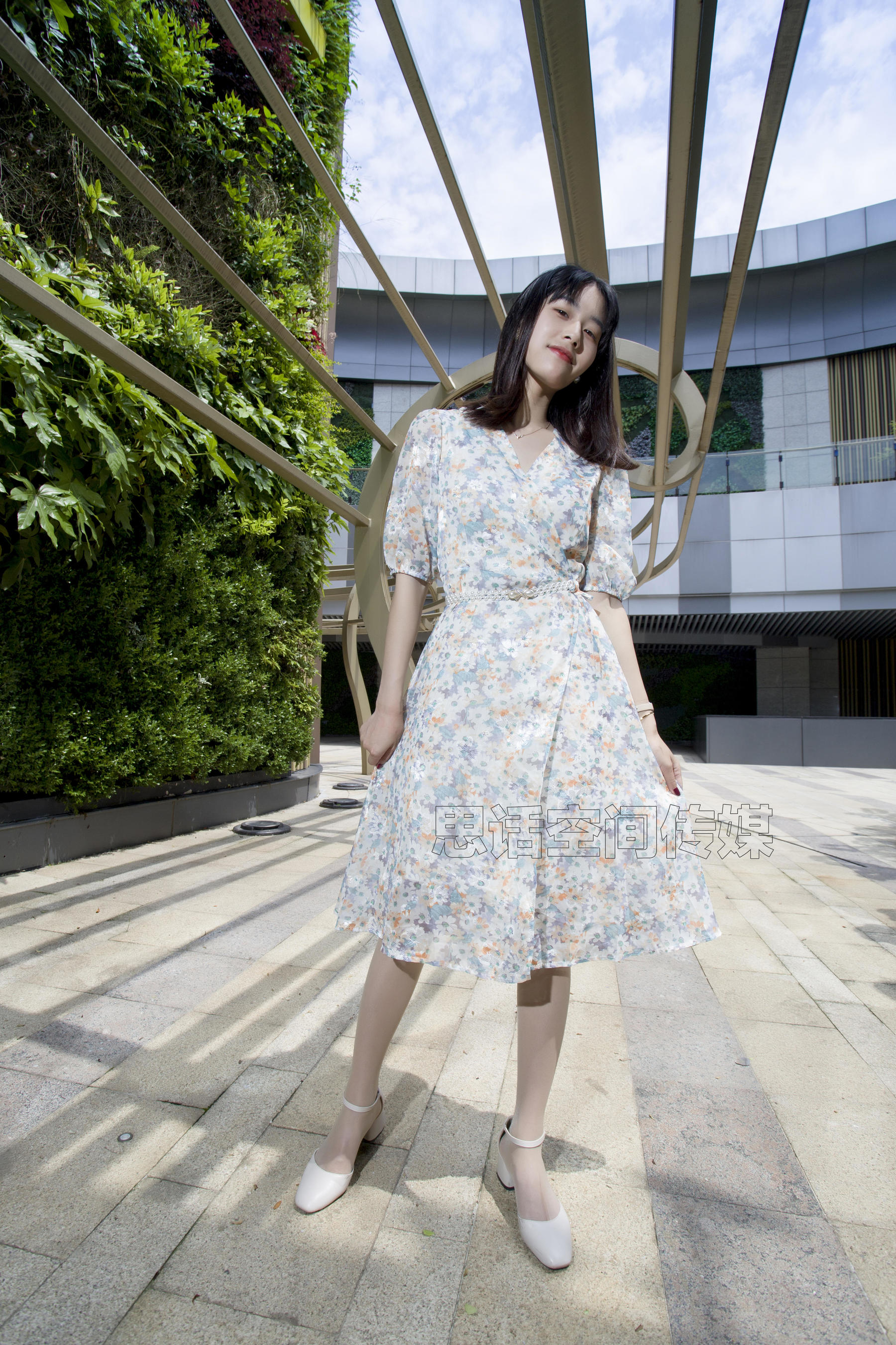 [思话SiHua] SH119 诗韵 印花裙的都市美感_第2张