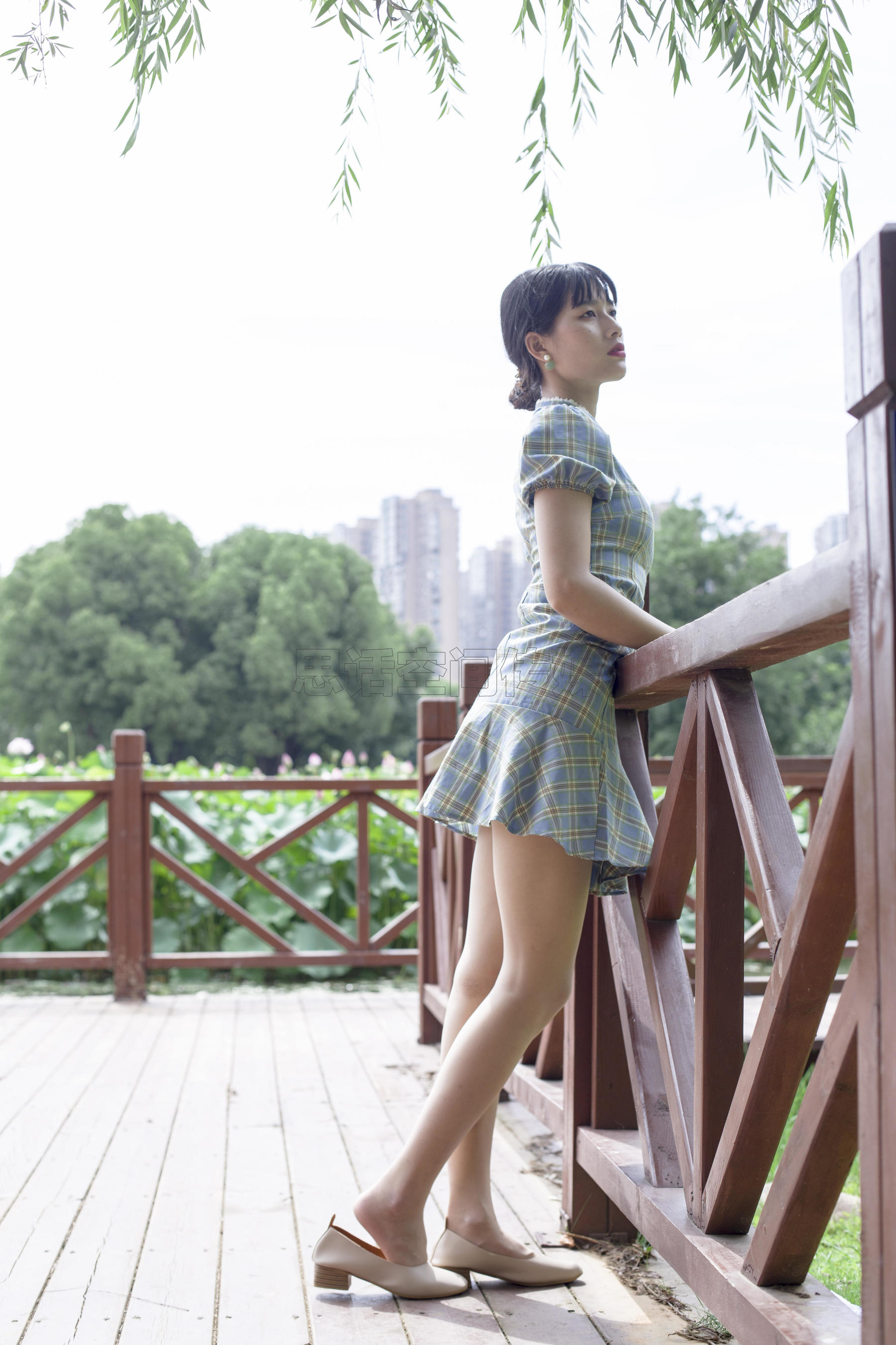 [思话SiHua] SH173 诗诗 旗袍肉丝女孩逛公园_第1张