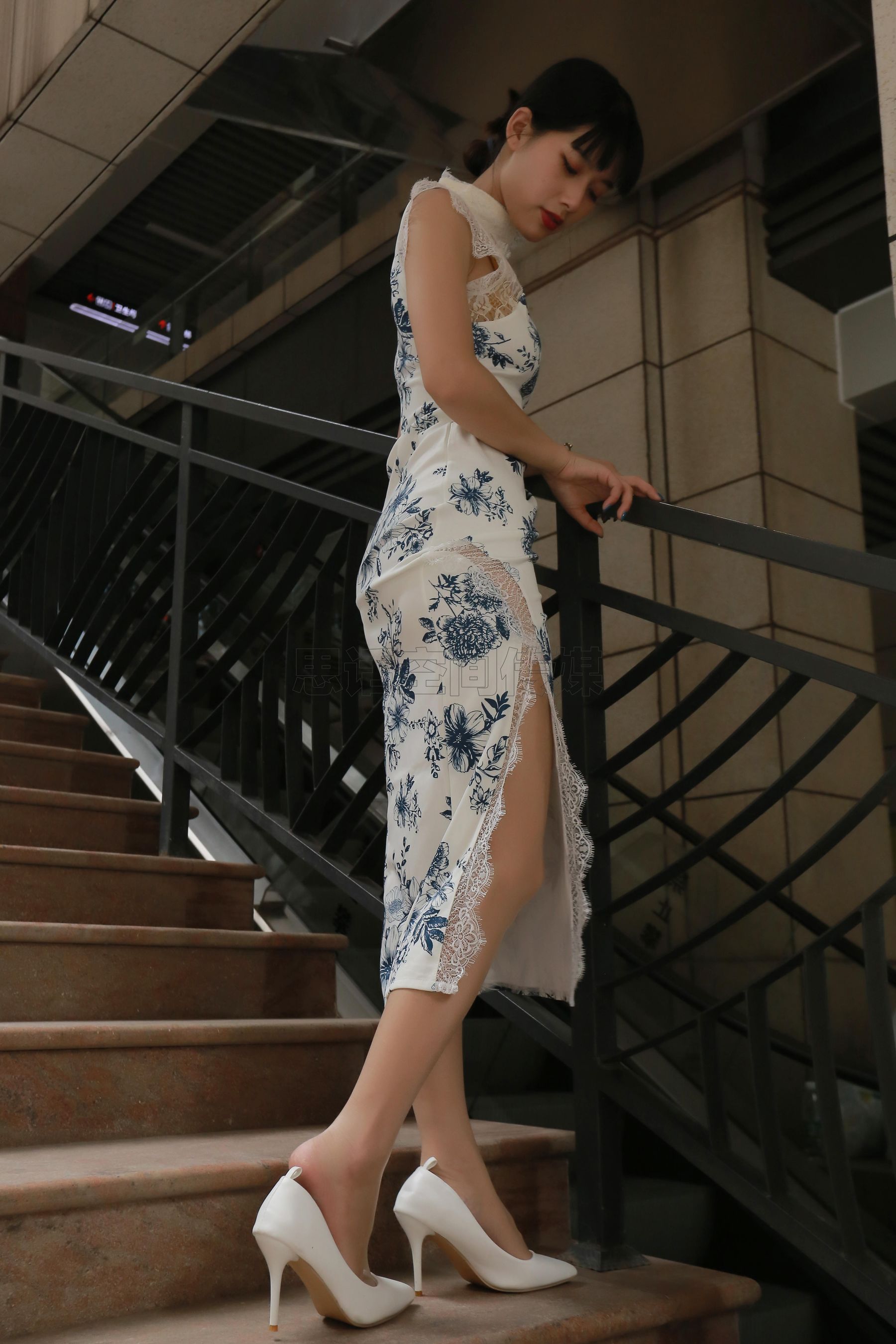 [思话SiHua] SH187 诗诗 穿肉丝的旗袍女神_第1张