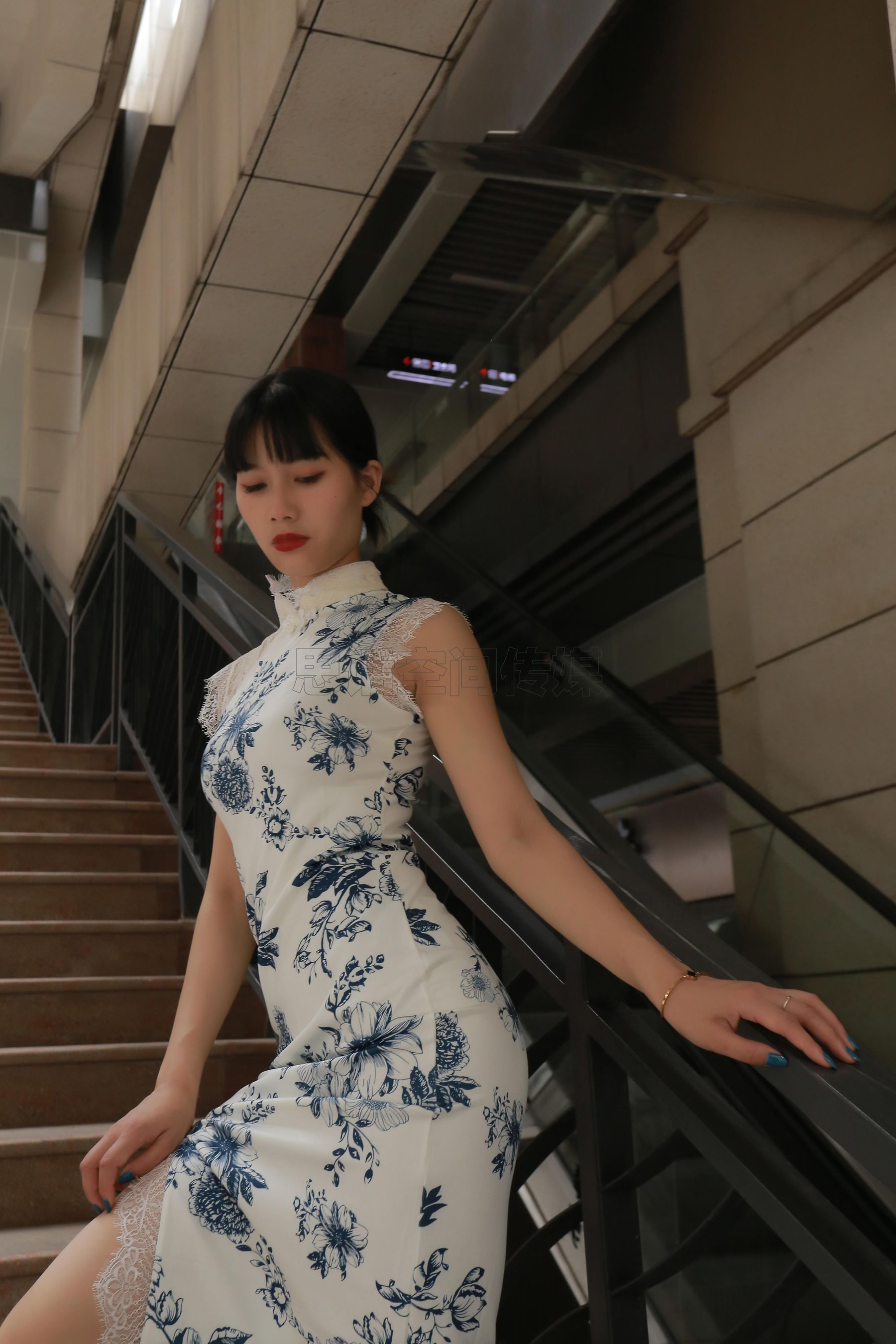 [思话SiHua] SH187 诗诗 穿肉丝的旗袍女神_第4张