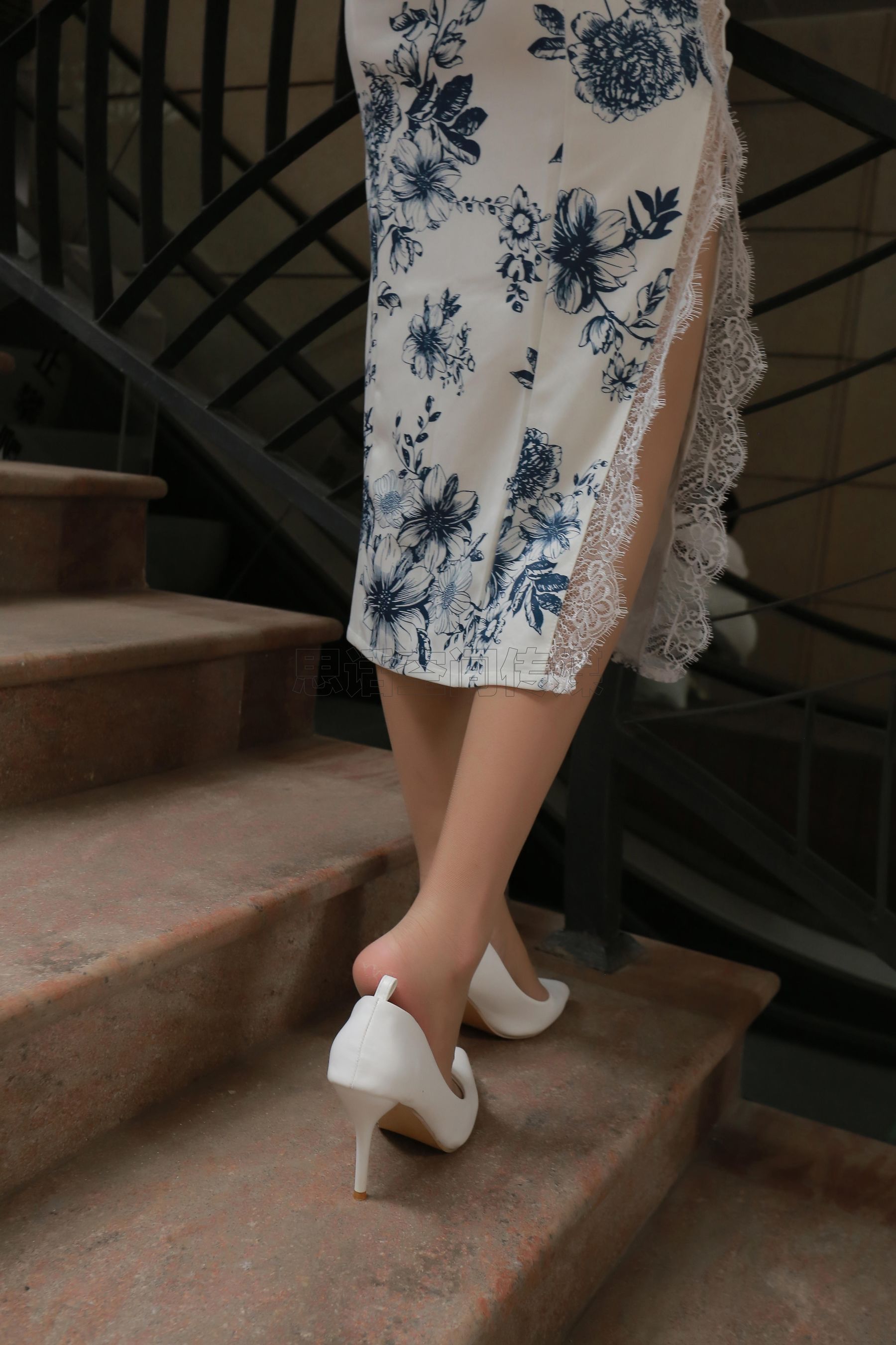 [思话SiHua] SH187 诗诗 穿肉丝的旗袍女神_第5张