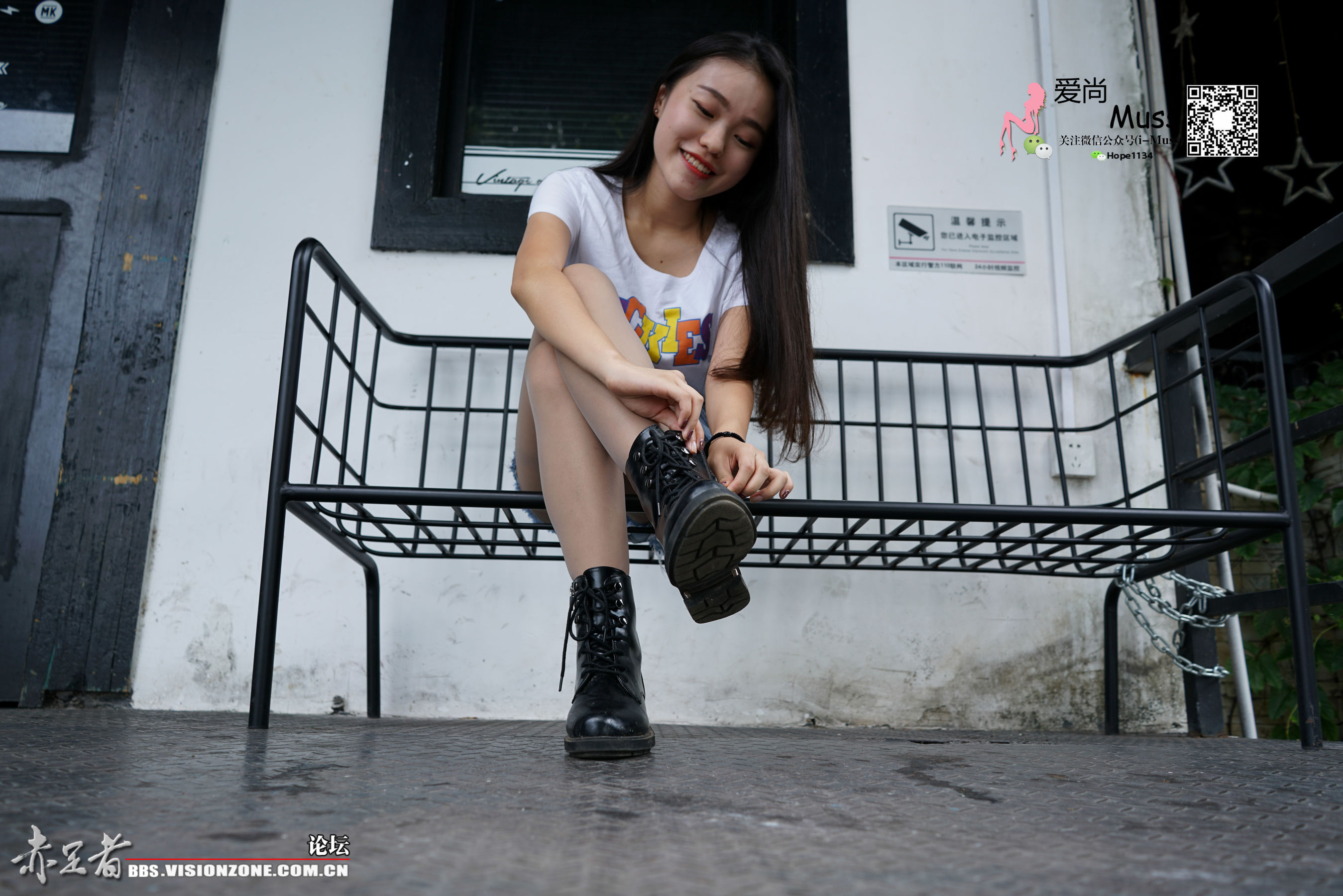 [慕丝女郎MussGirl] No.080 性格很好的大二礼仪模特小小带你上机车_第1张