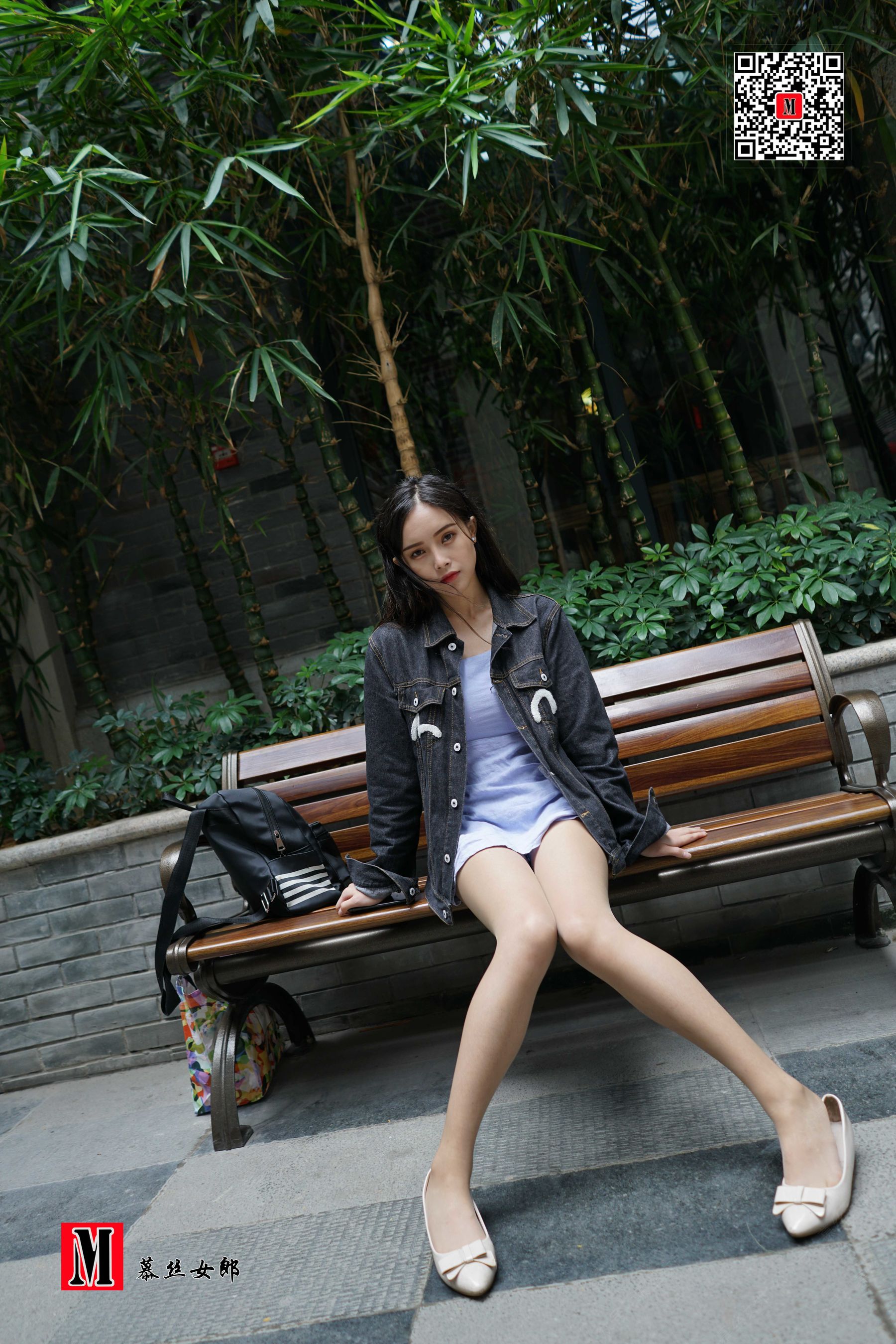[慕丝女郎MussGirl] No.089 小羽 路边长凳街拍_第1张