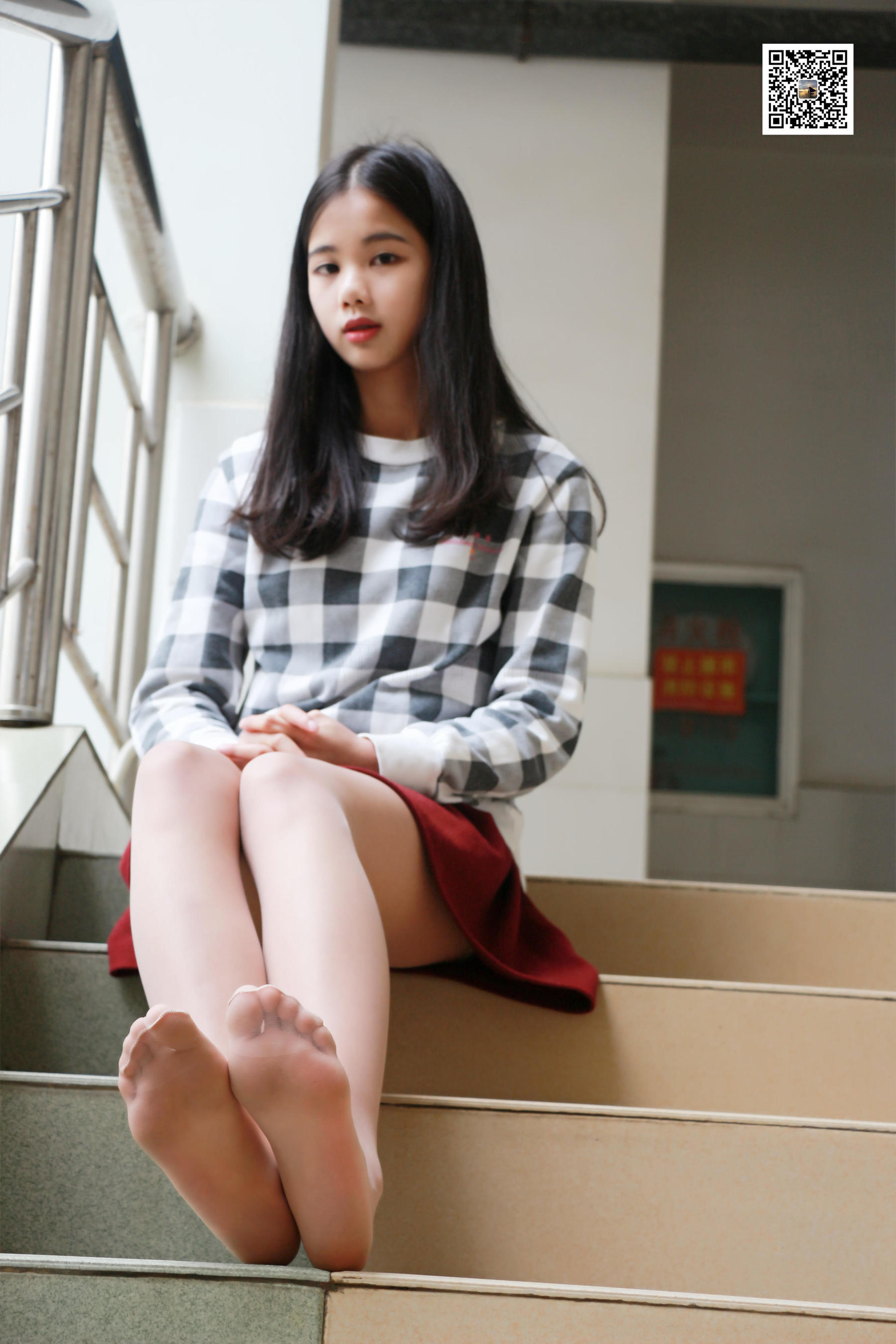 [慕丝女郎MussGirl] 学妹系列11 学妹告诉你，支援武汉，从宅做起_第3张