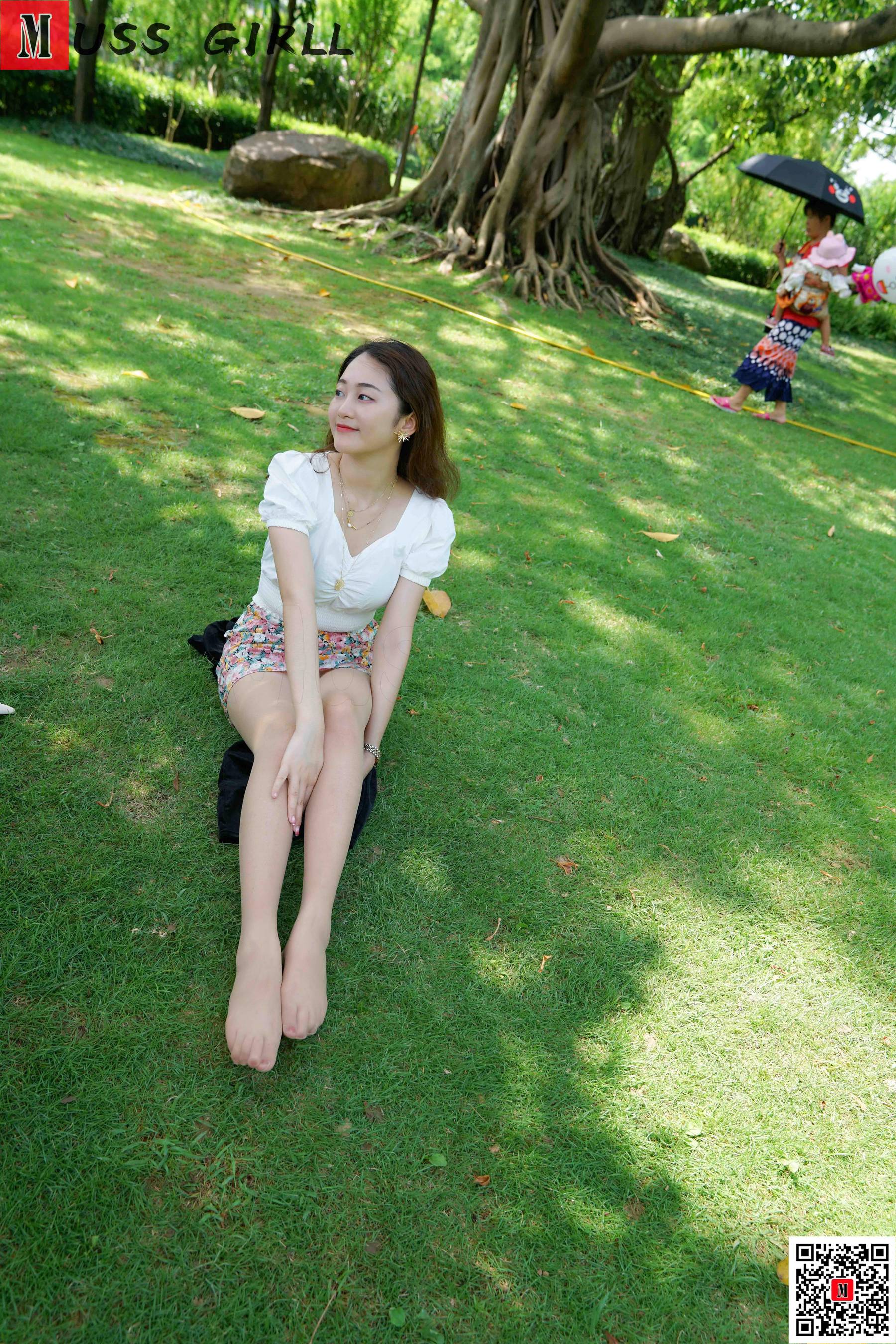 [慕丝女郎MussGirl] No.126 草地碎花包臀裙肉丝_第4张