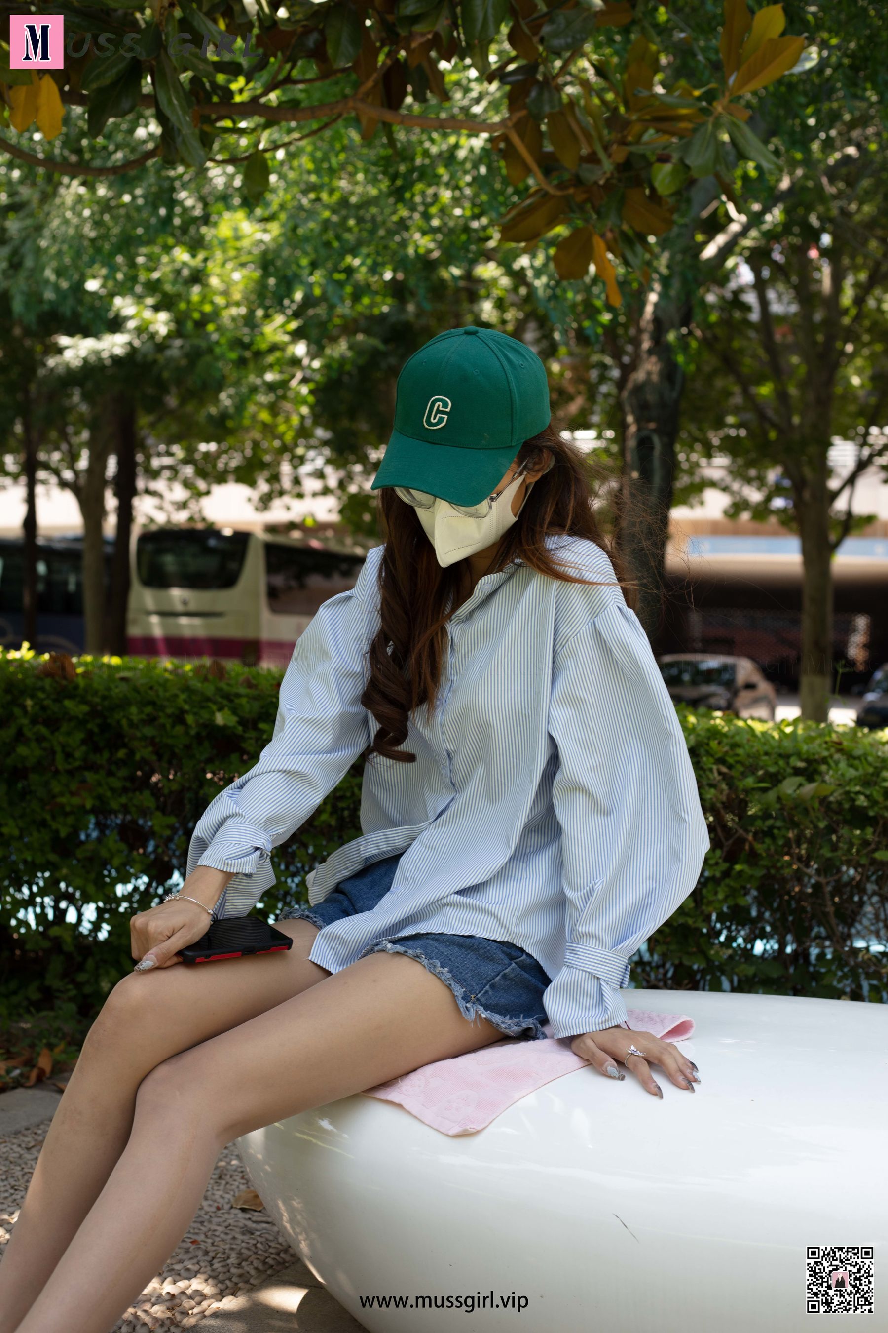 [慕丝女郎MussGirl] No.135 牛仔热裤肉丝美女_第2张