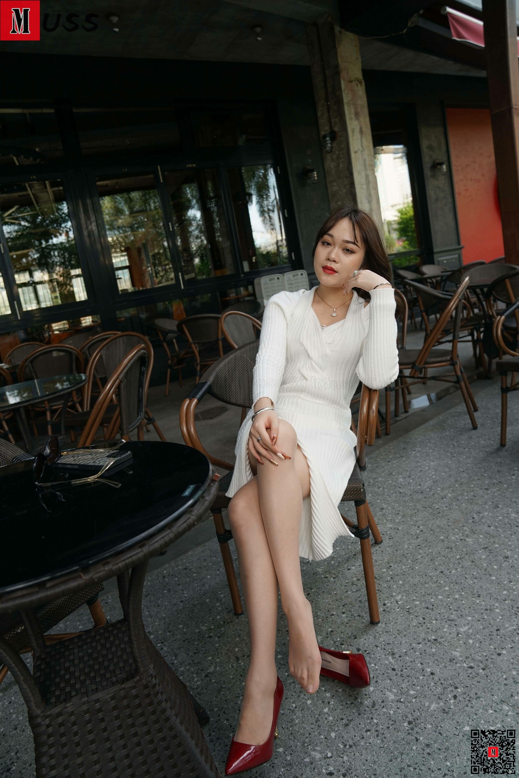 [慕丝女郎MussGirl] No.138 白色连衣裙高跟_第4张